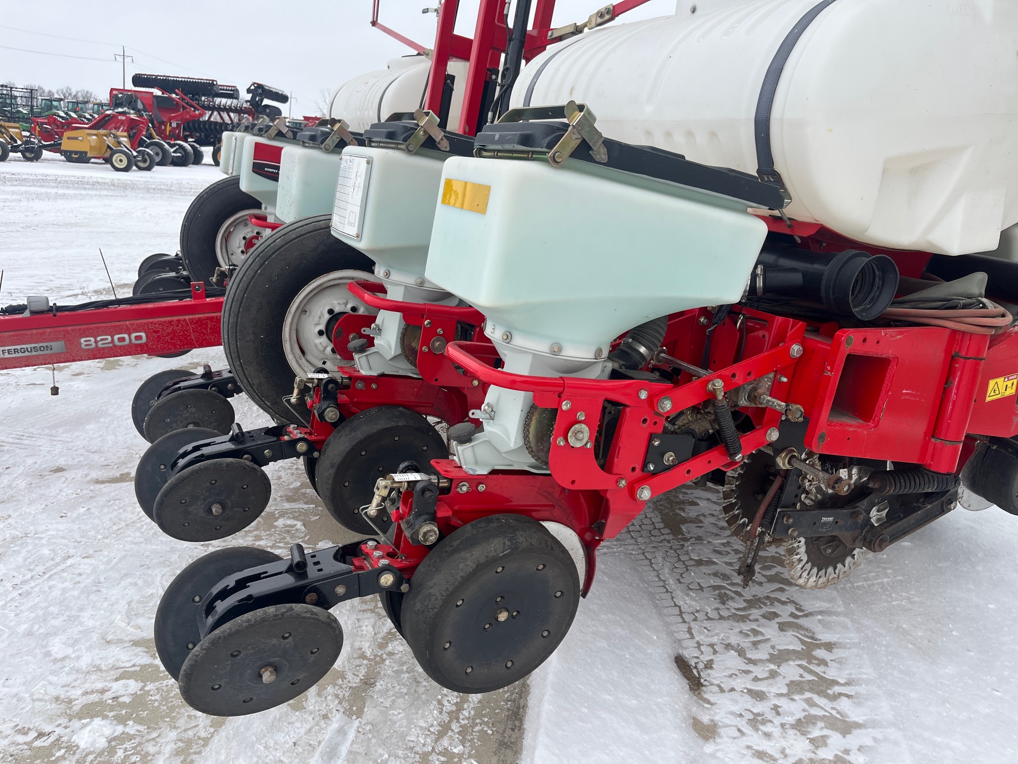 2011 White 8222 Planter