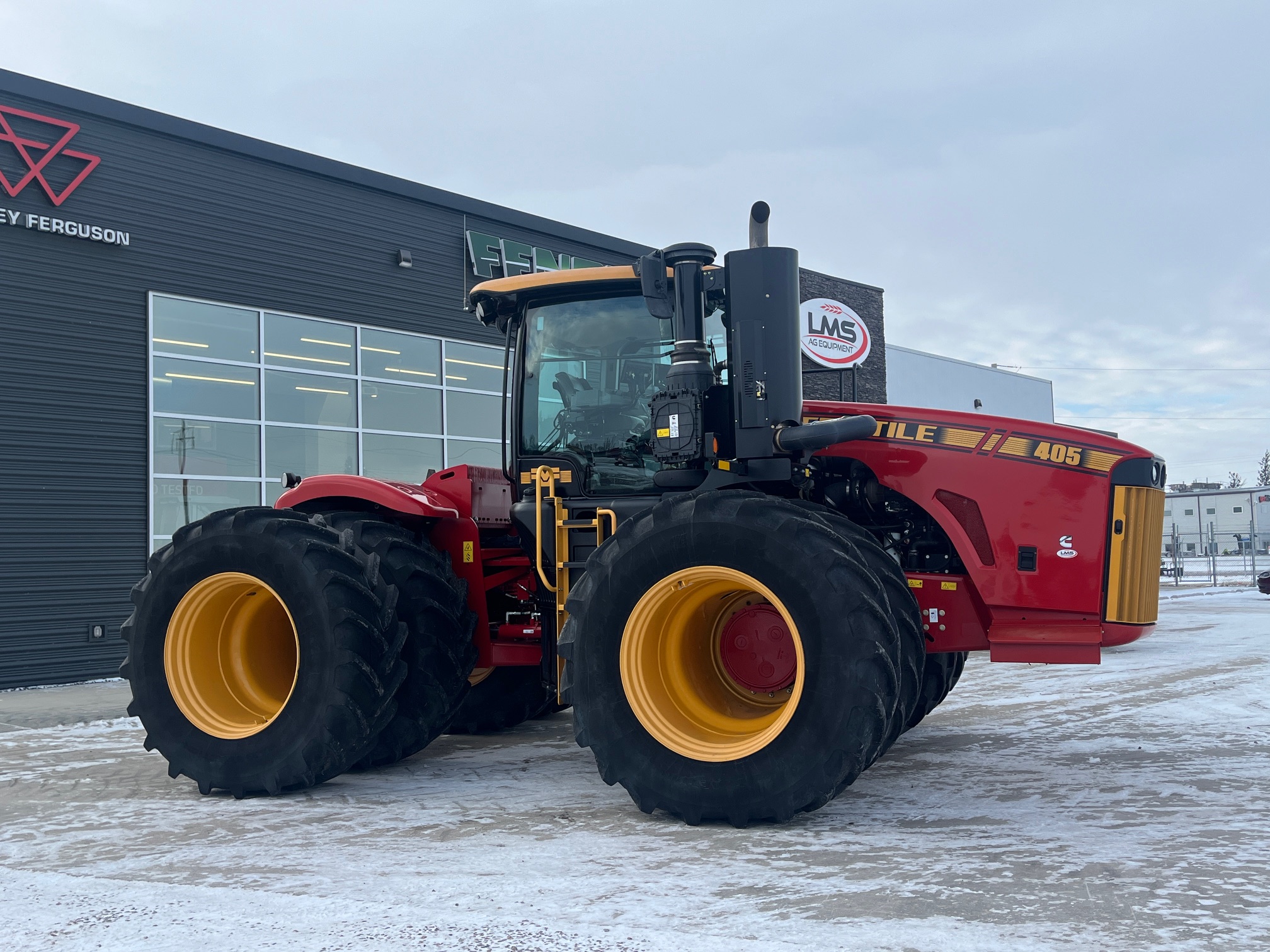 2011 Versatile 405 Tractor