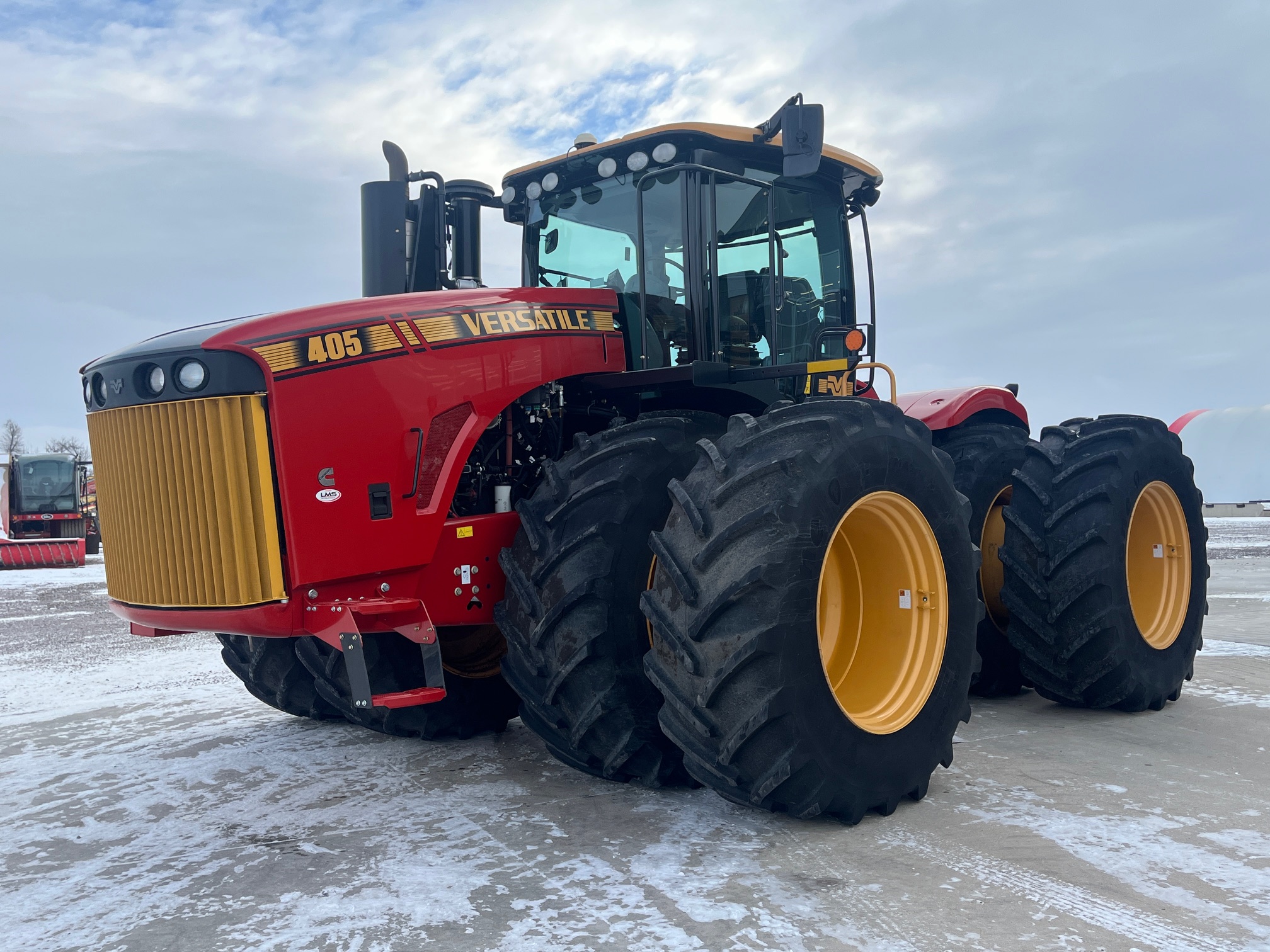 2011 Versatile 405 Tractor