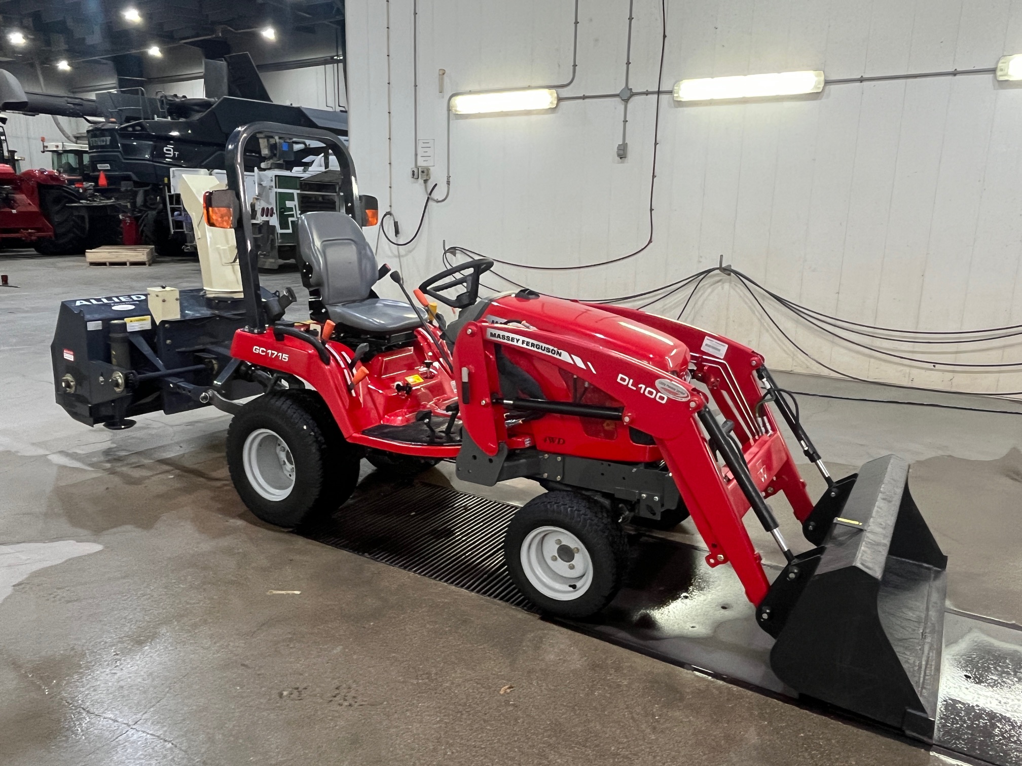 2012 Massey Ferguson GC1715 Tractor