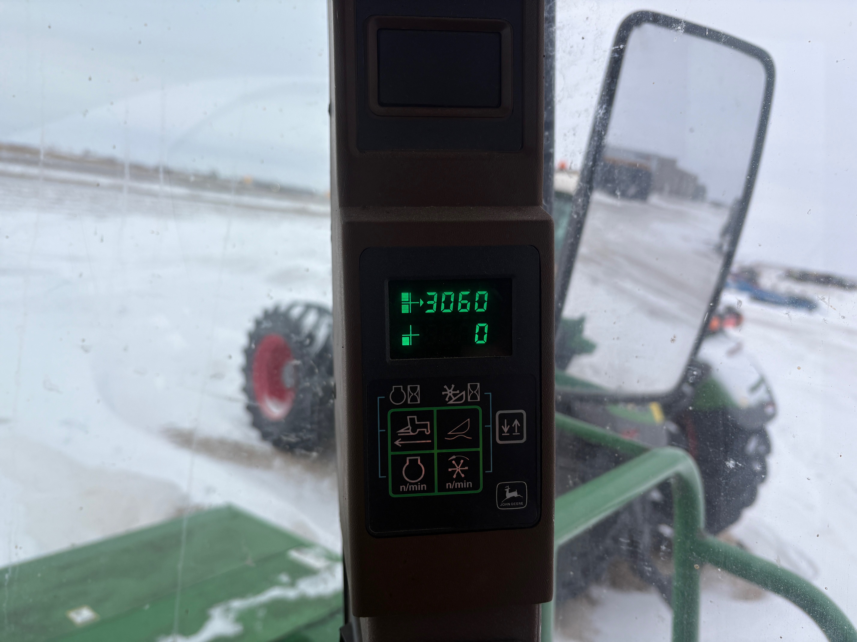 2005 John Deere 4995 Windrower