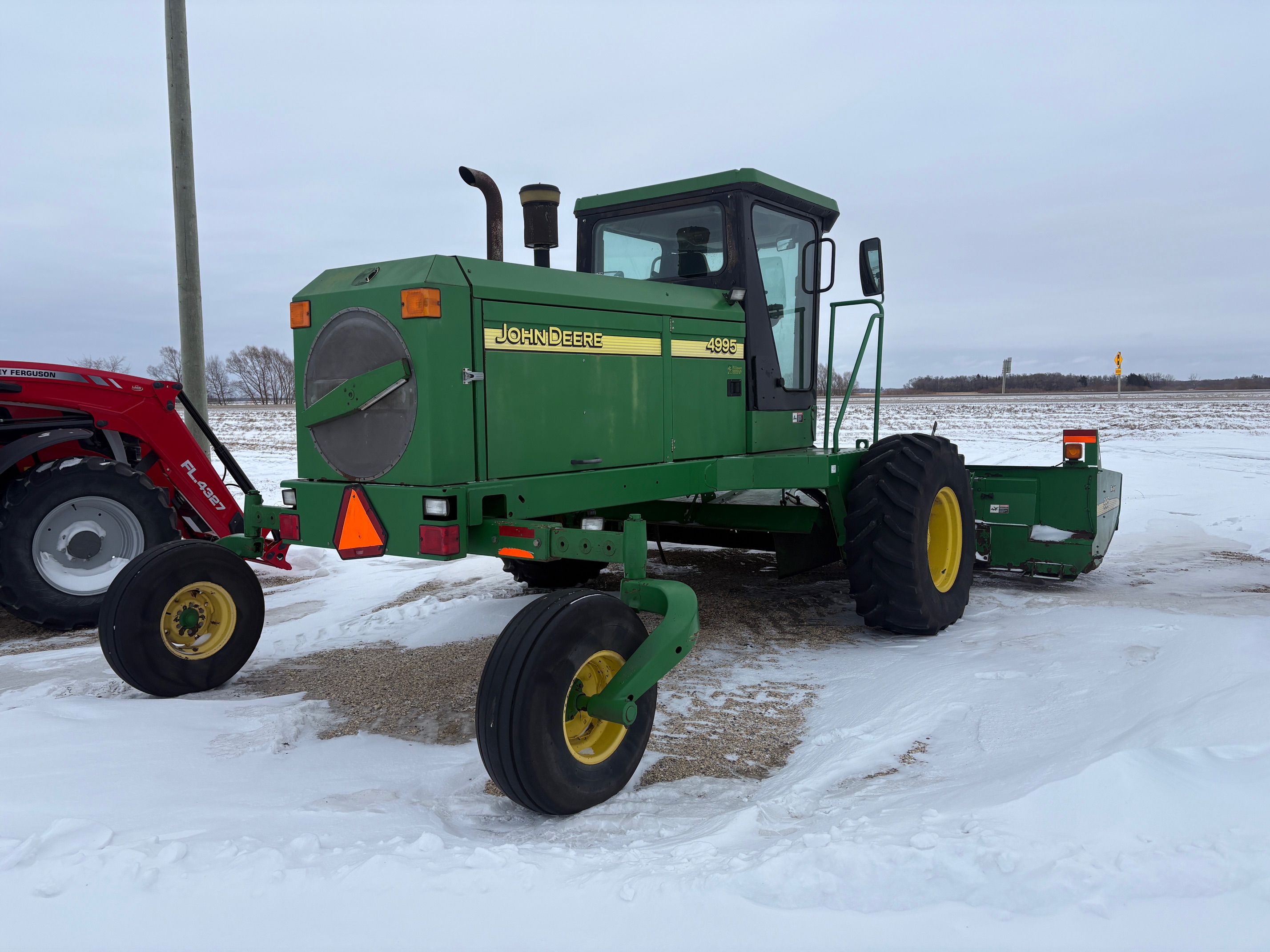 2005 John Deere 4995 Windrower