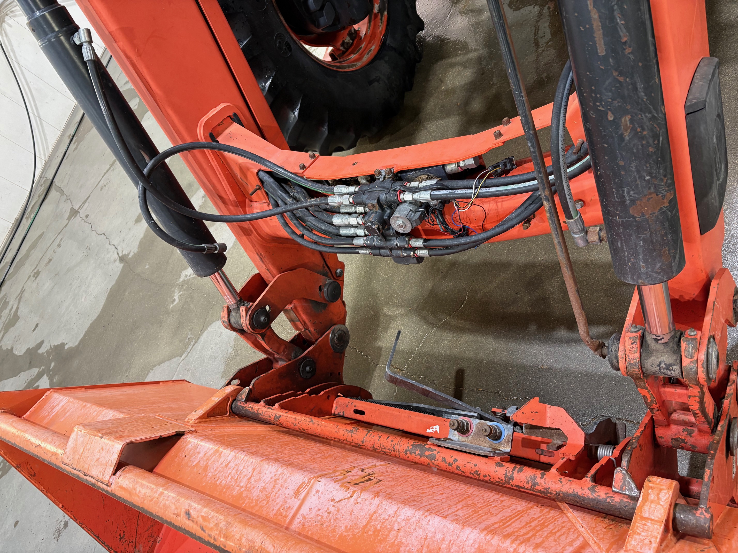 2008 Kubota M125 Tractor