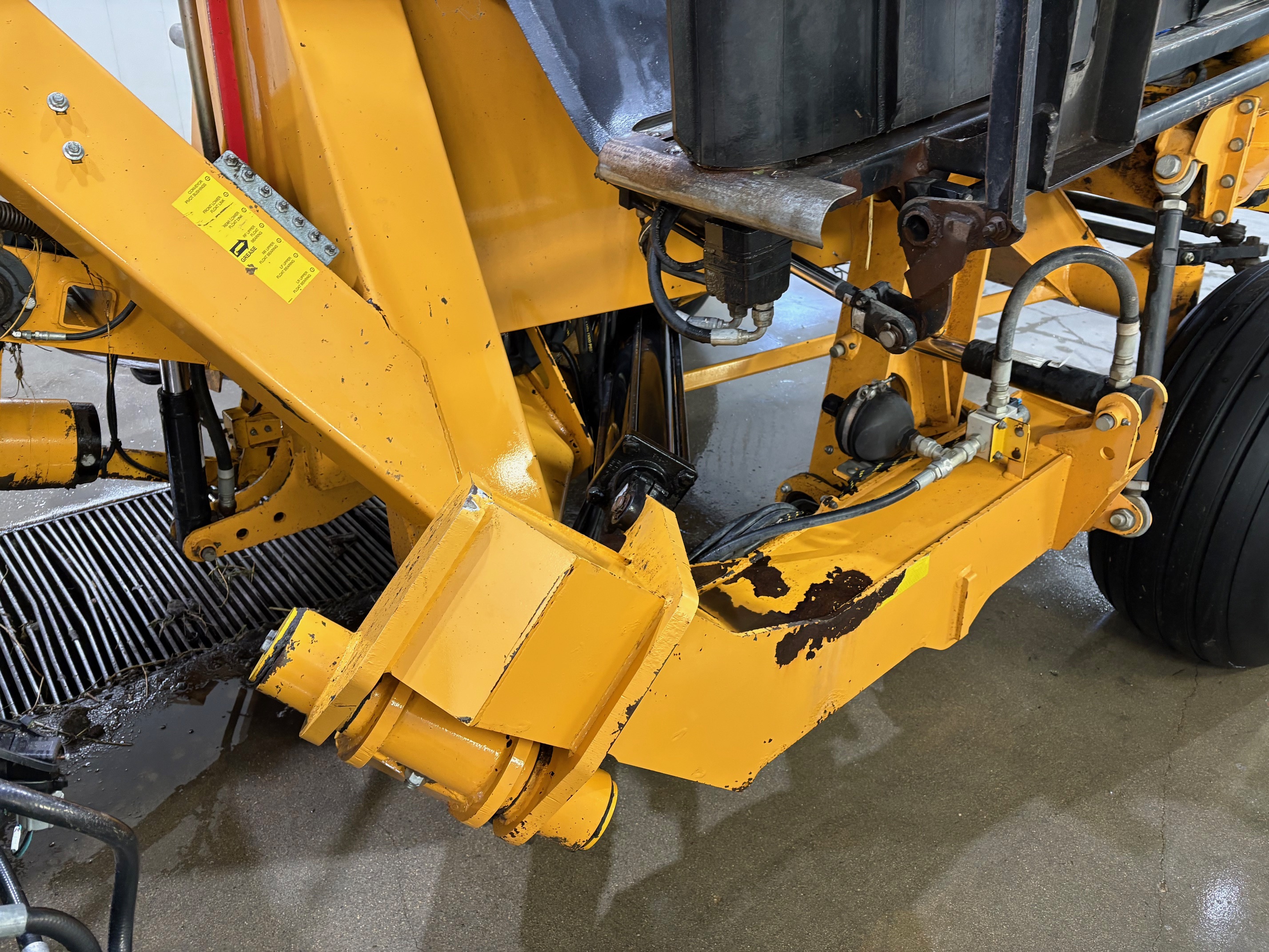 2012 Oxbo 2334 Hay Merger