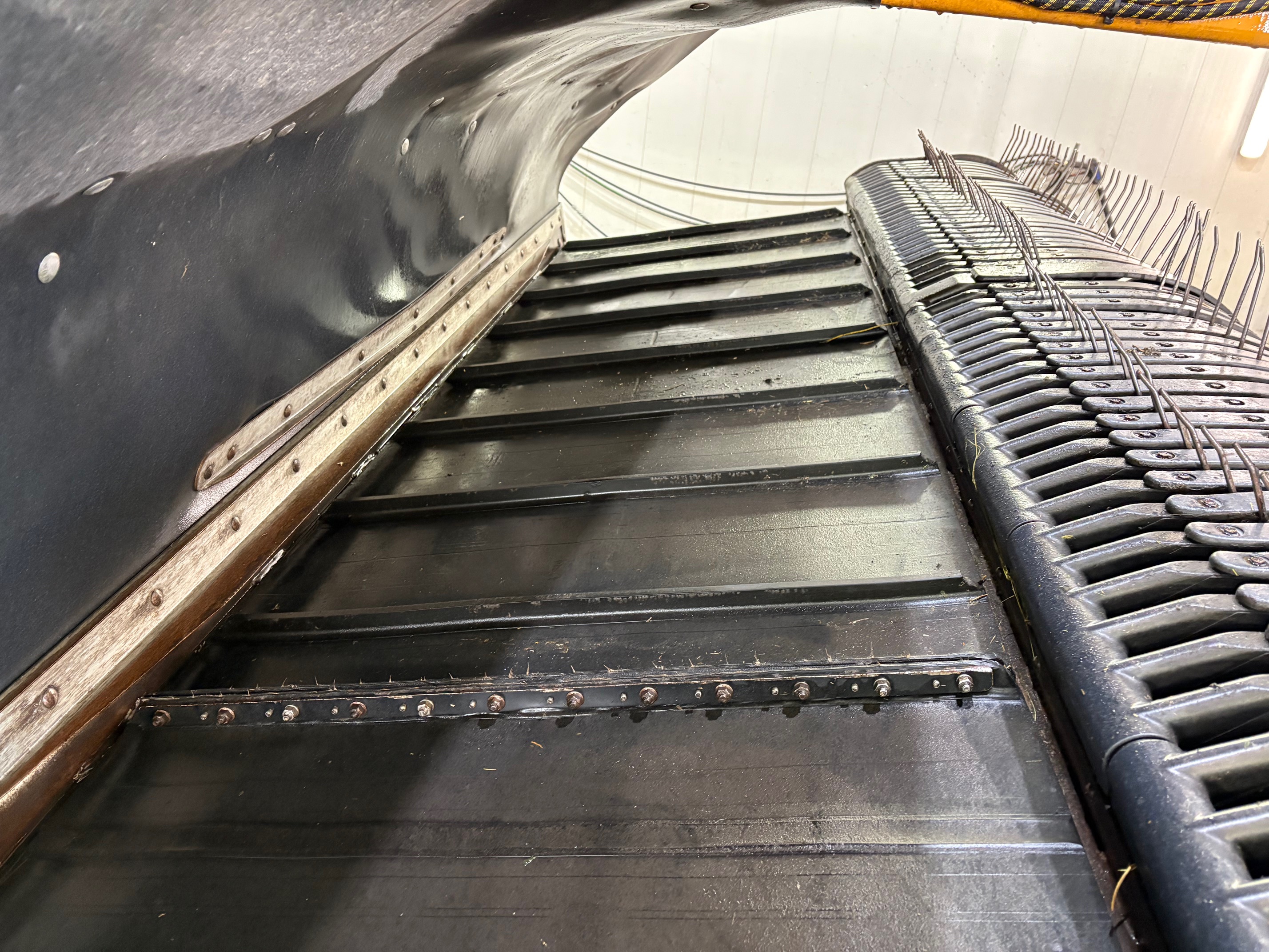 2012 Oxbo 2334 Hay Merger