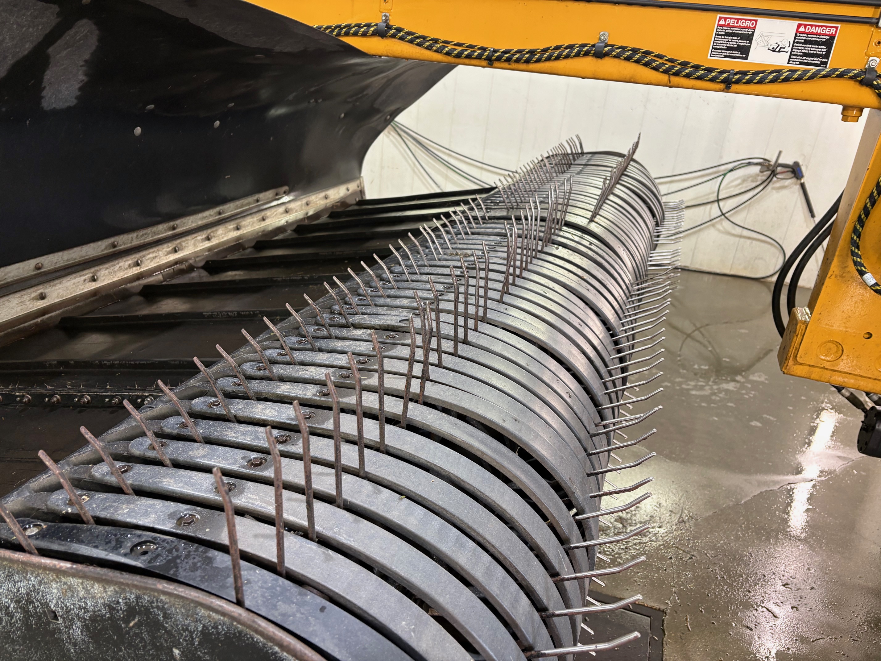 2012 Oxbo 2334 Hay Merger