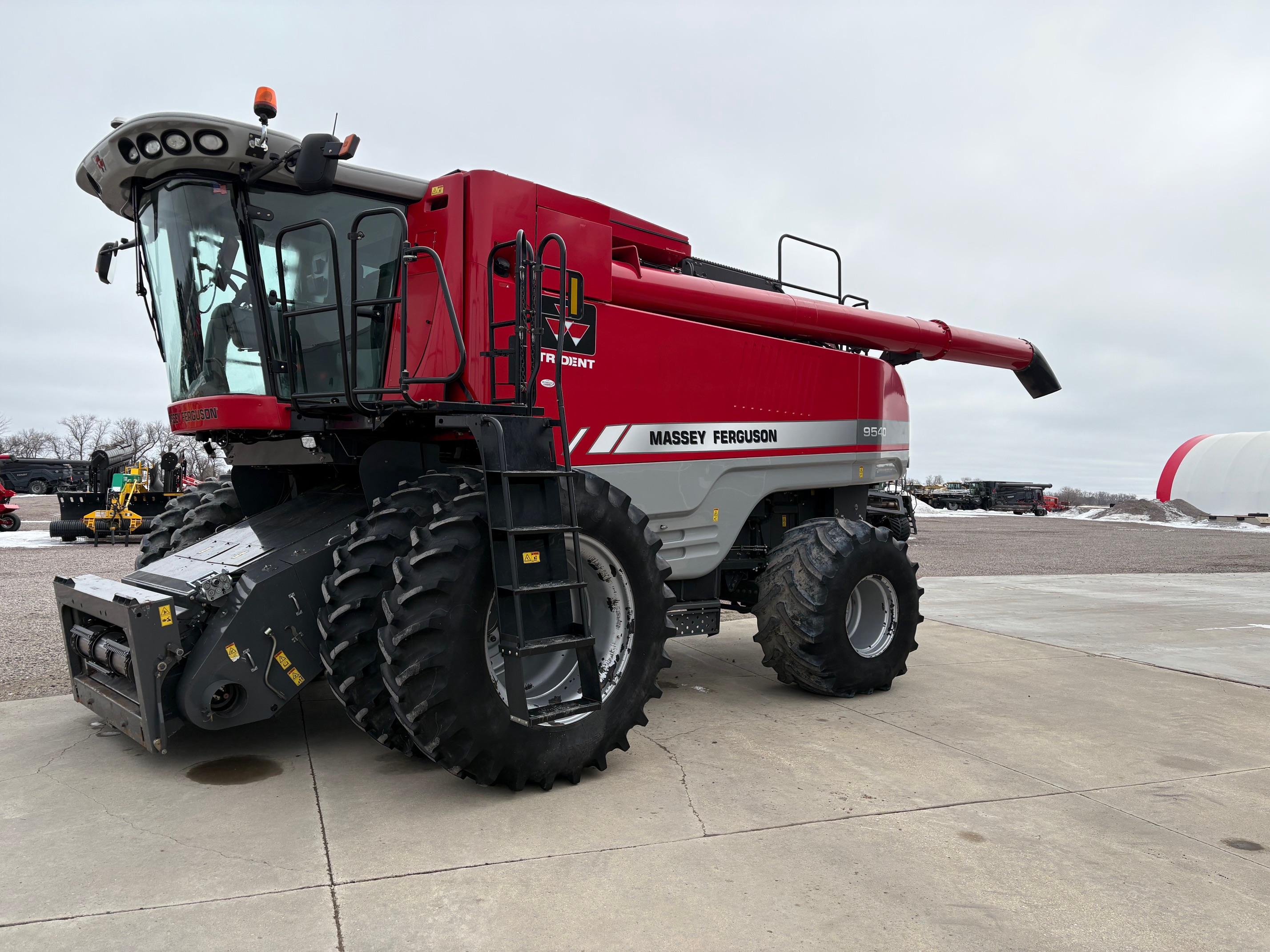 2012 Massey Ferguson 9540 Combine