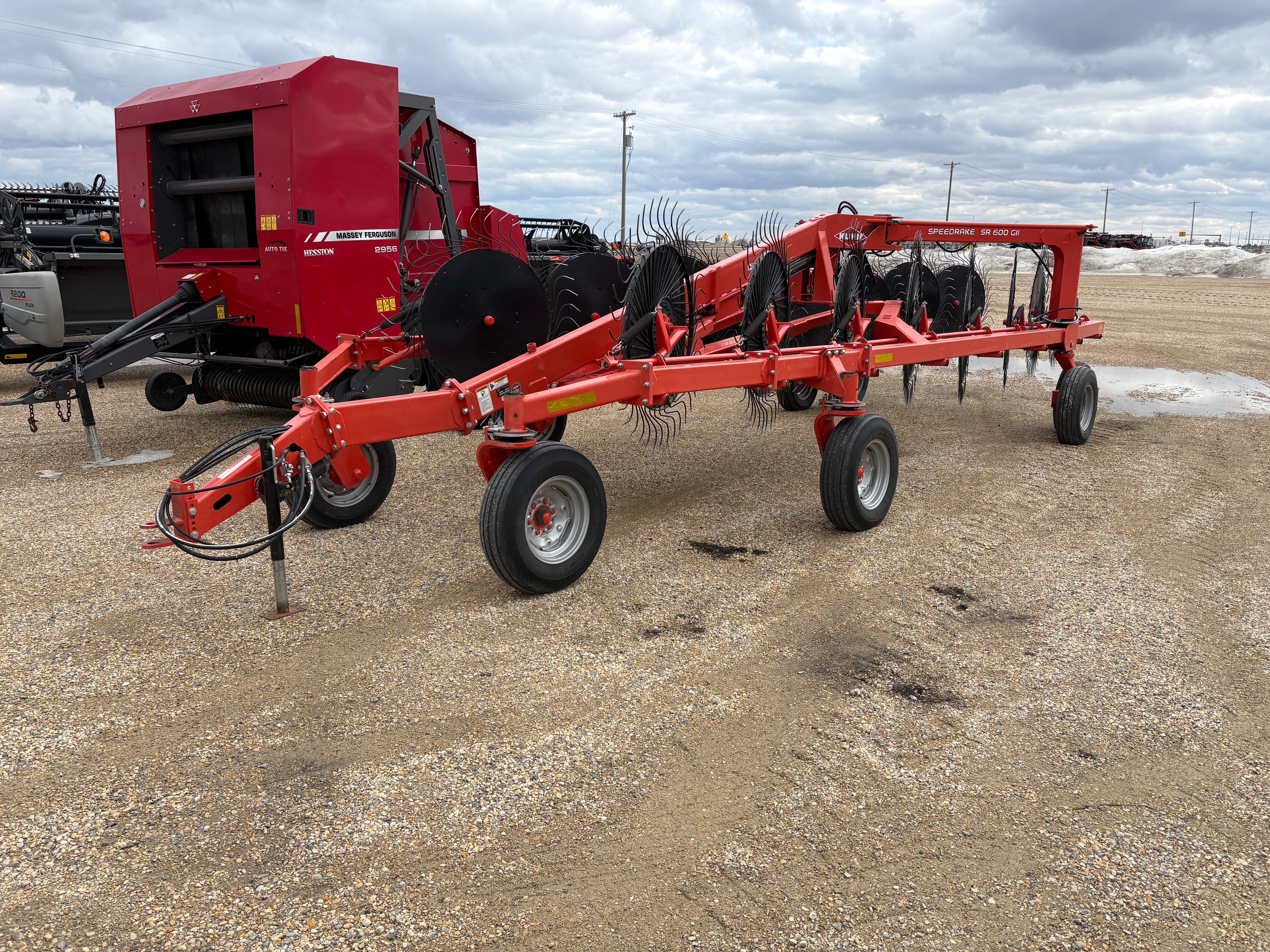 2020 Kuhn SR600 GII Rake/Wheel