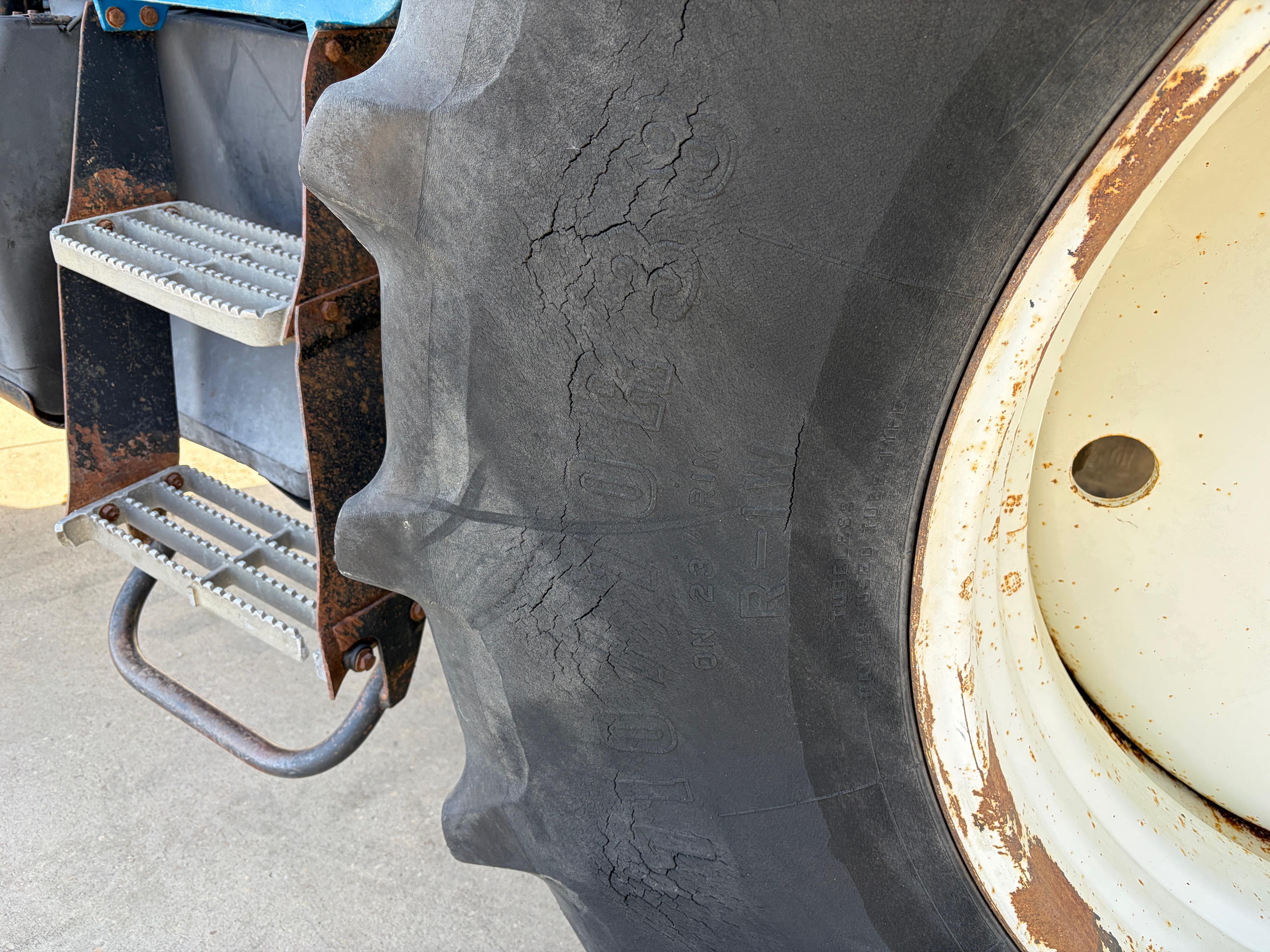 1995 New Holland 8970 Tractor