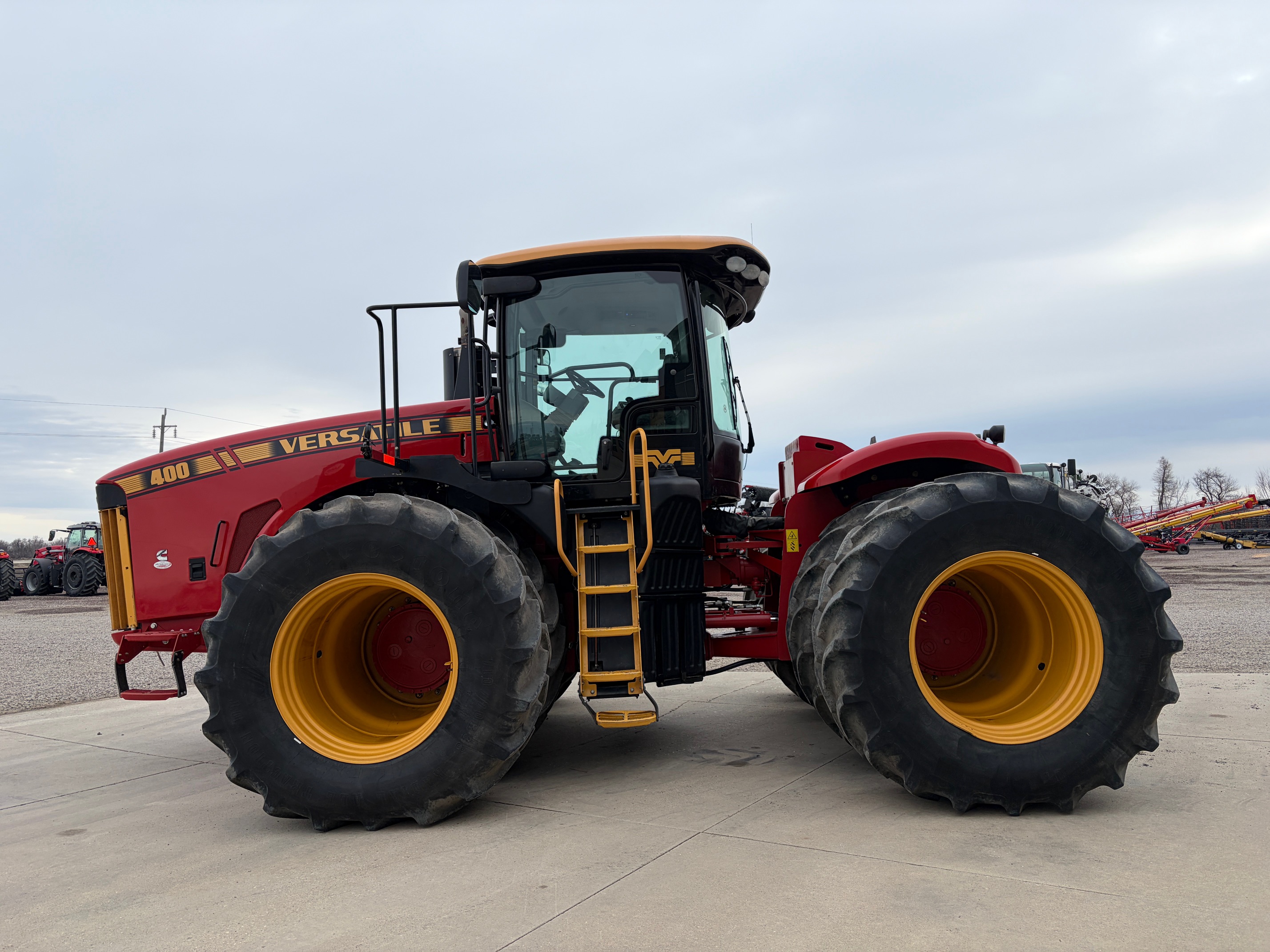 2017 Versatile 400 Tractor