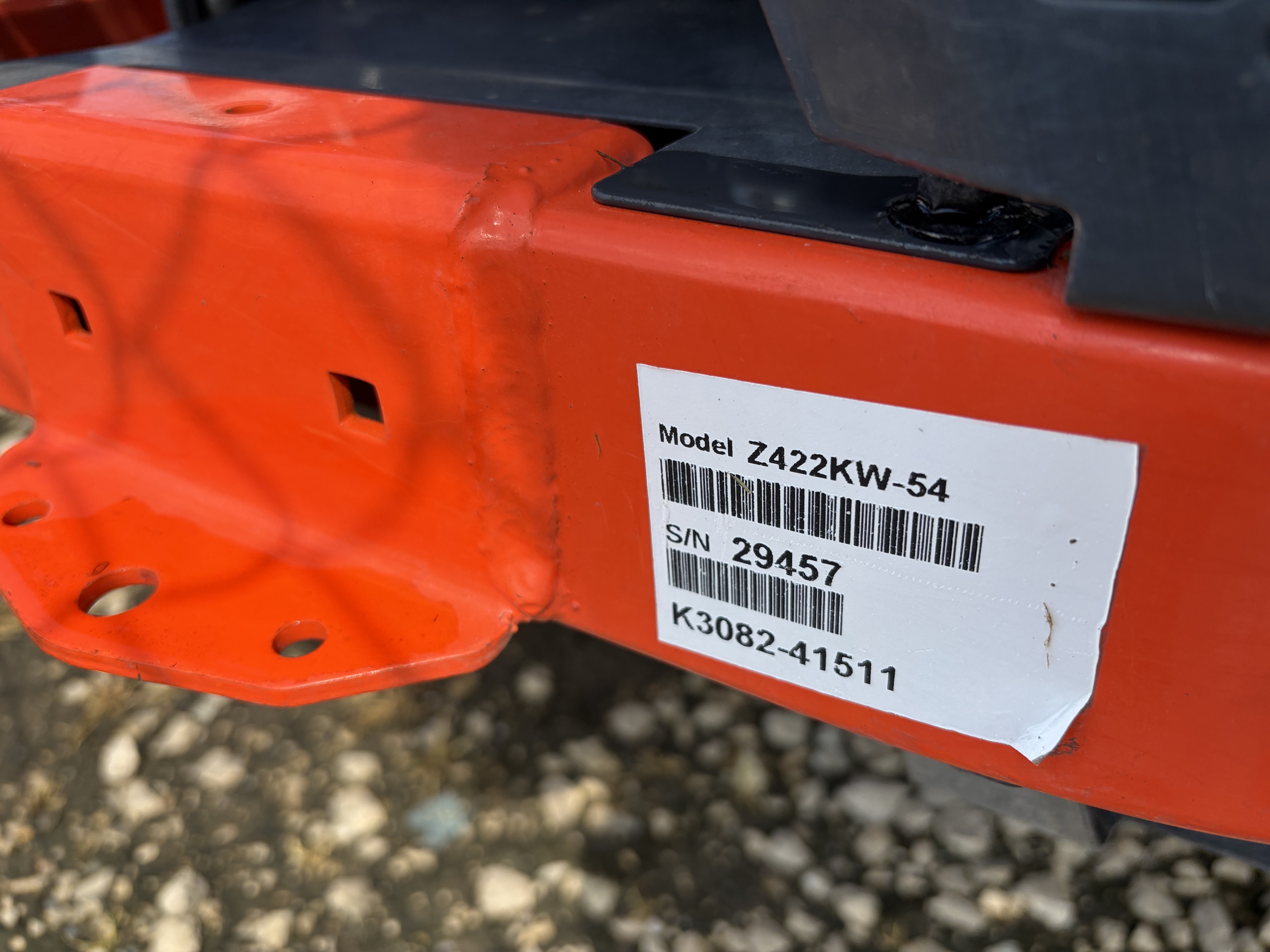 2023 Kubota Z422KW Mower/Zero Turn