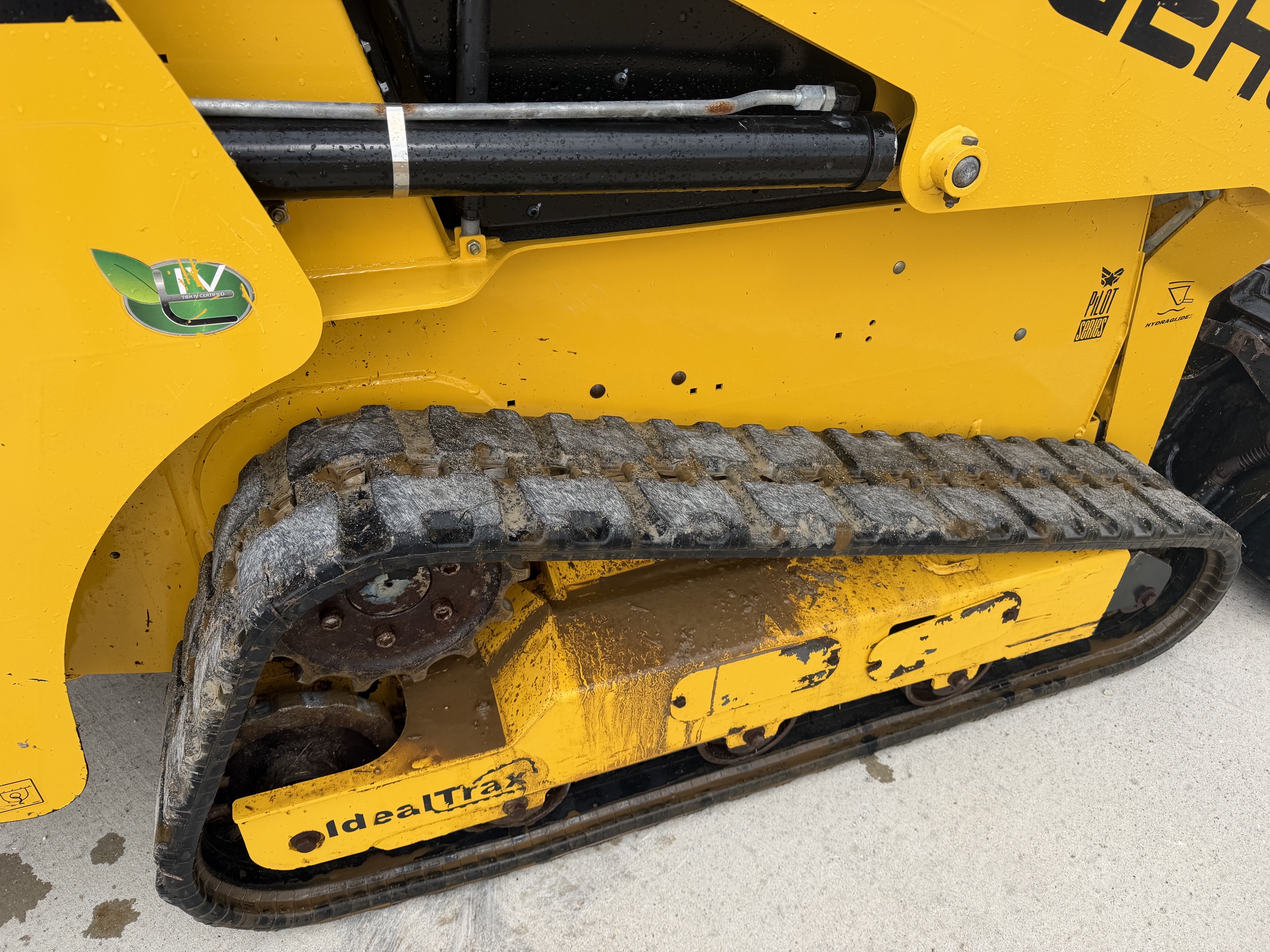 2024 Gehl RT105 Skid Steer/Excavator
