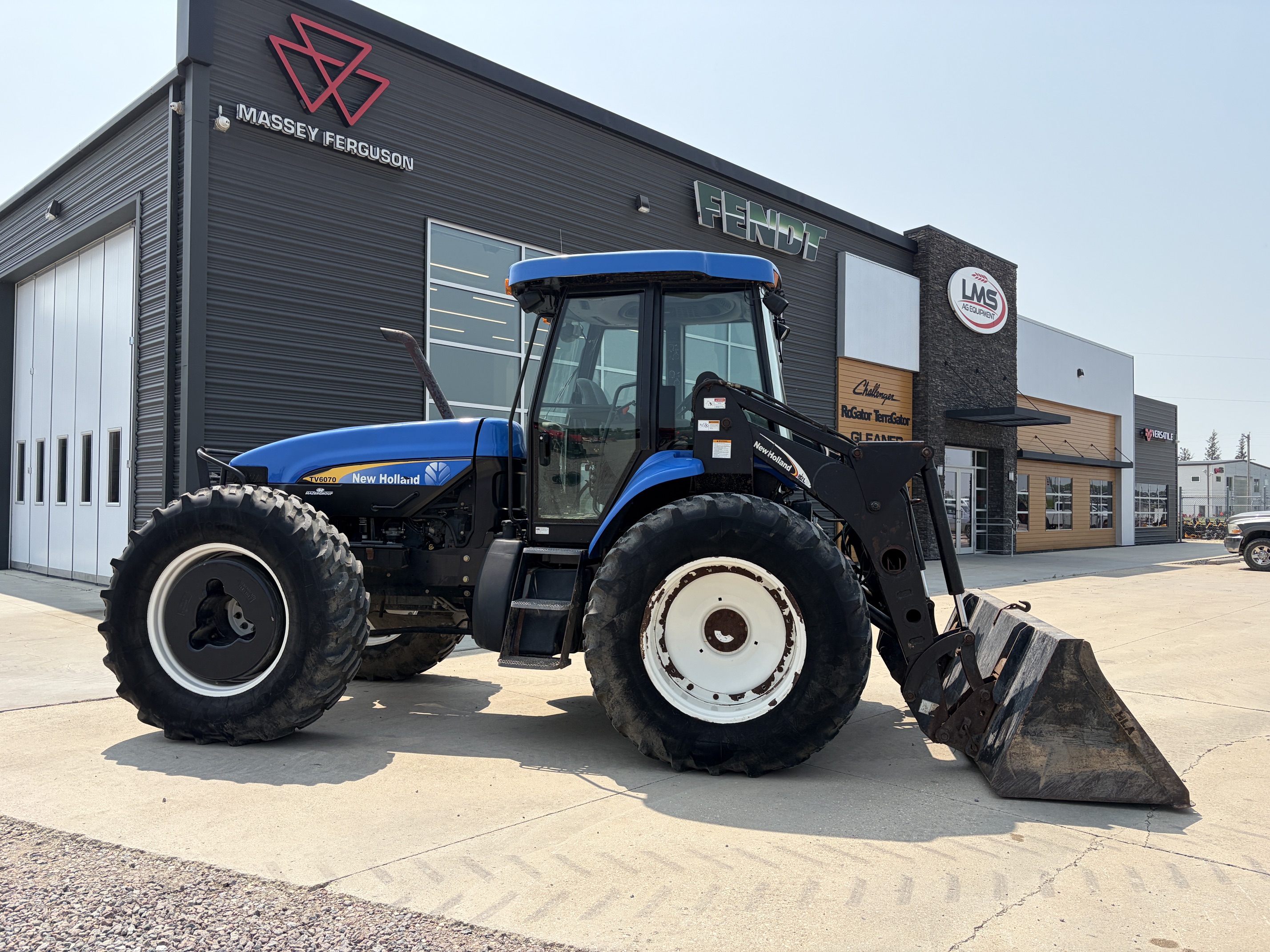 2014 New Holland TV6070 Tractor
