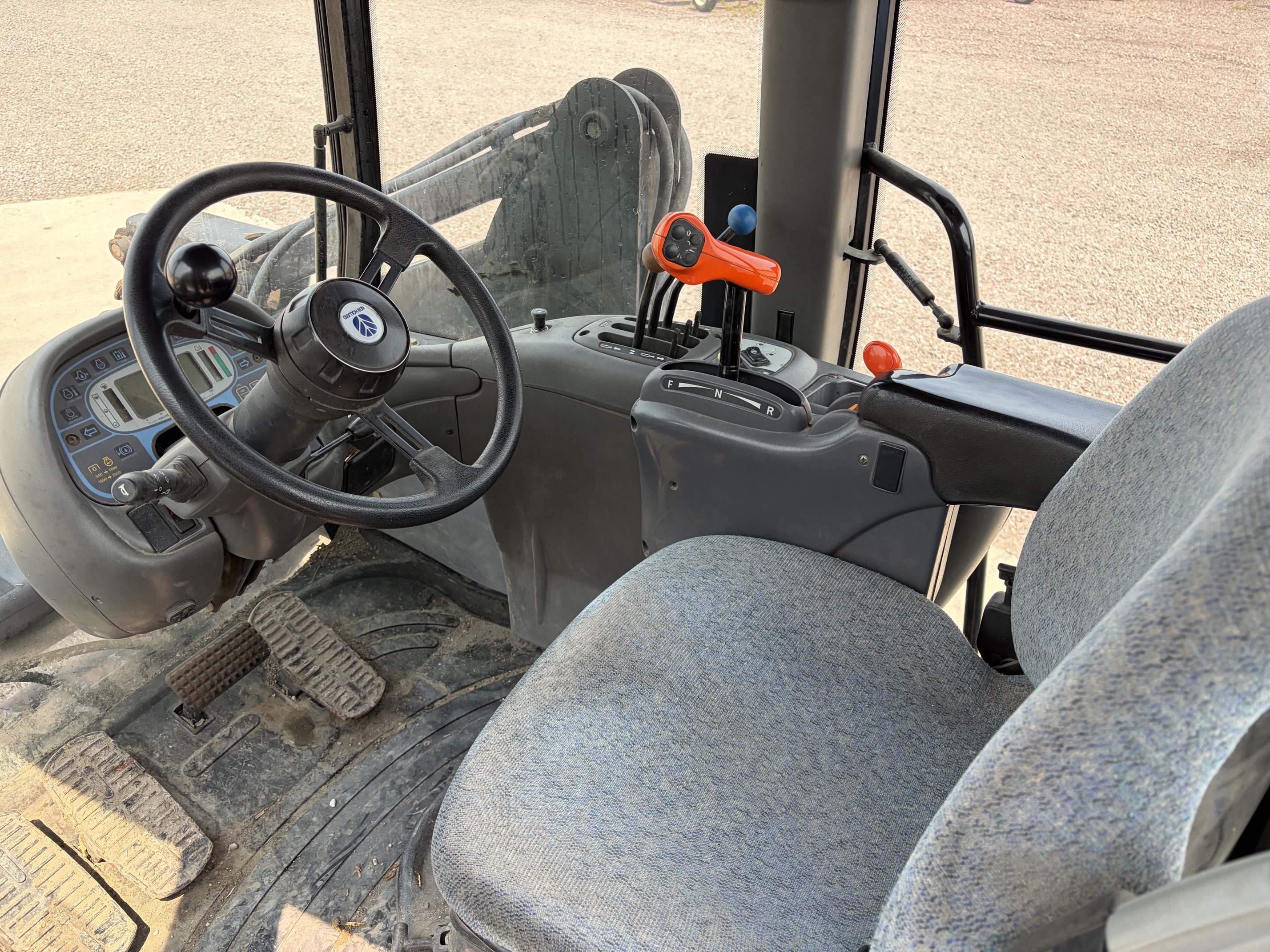 2014 New Holland TV6070 Tractor