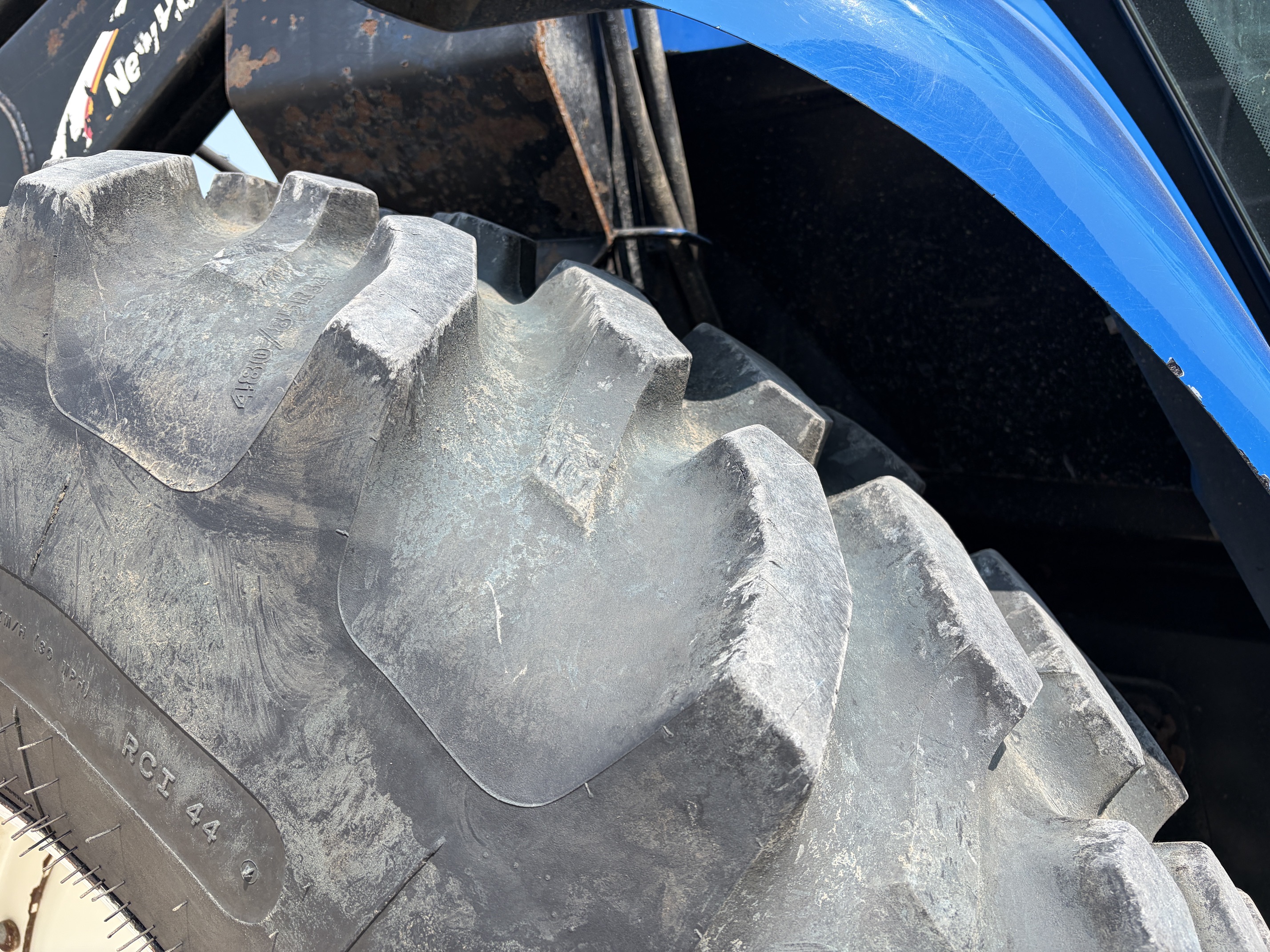 2014 New Holland TV6070 Tractor