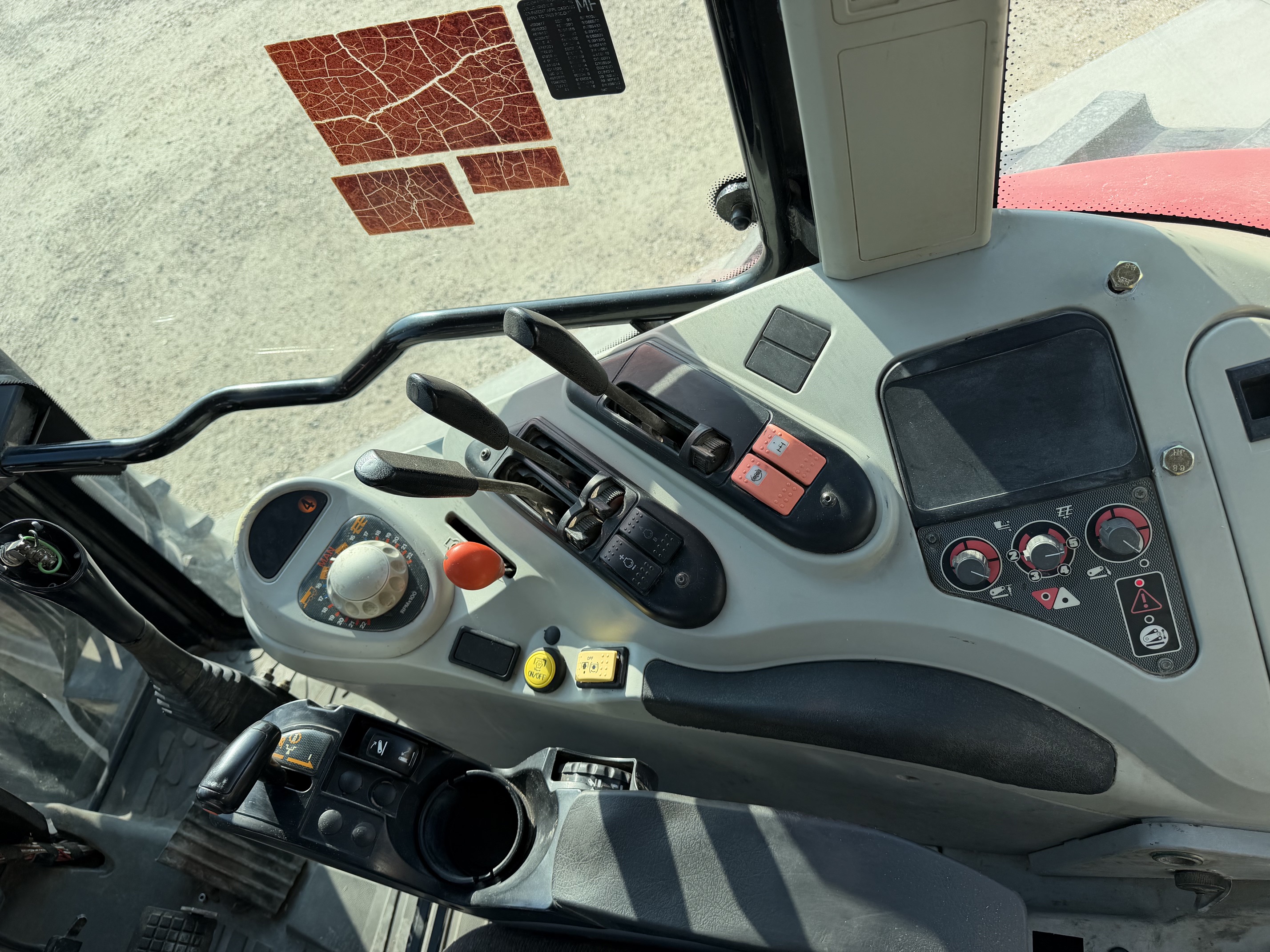 2005 Massey Ferguson 6480 Tractor