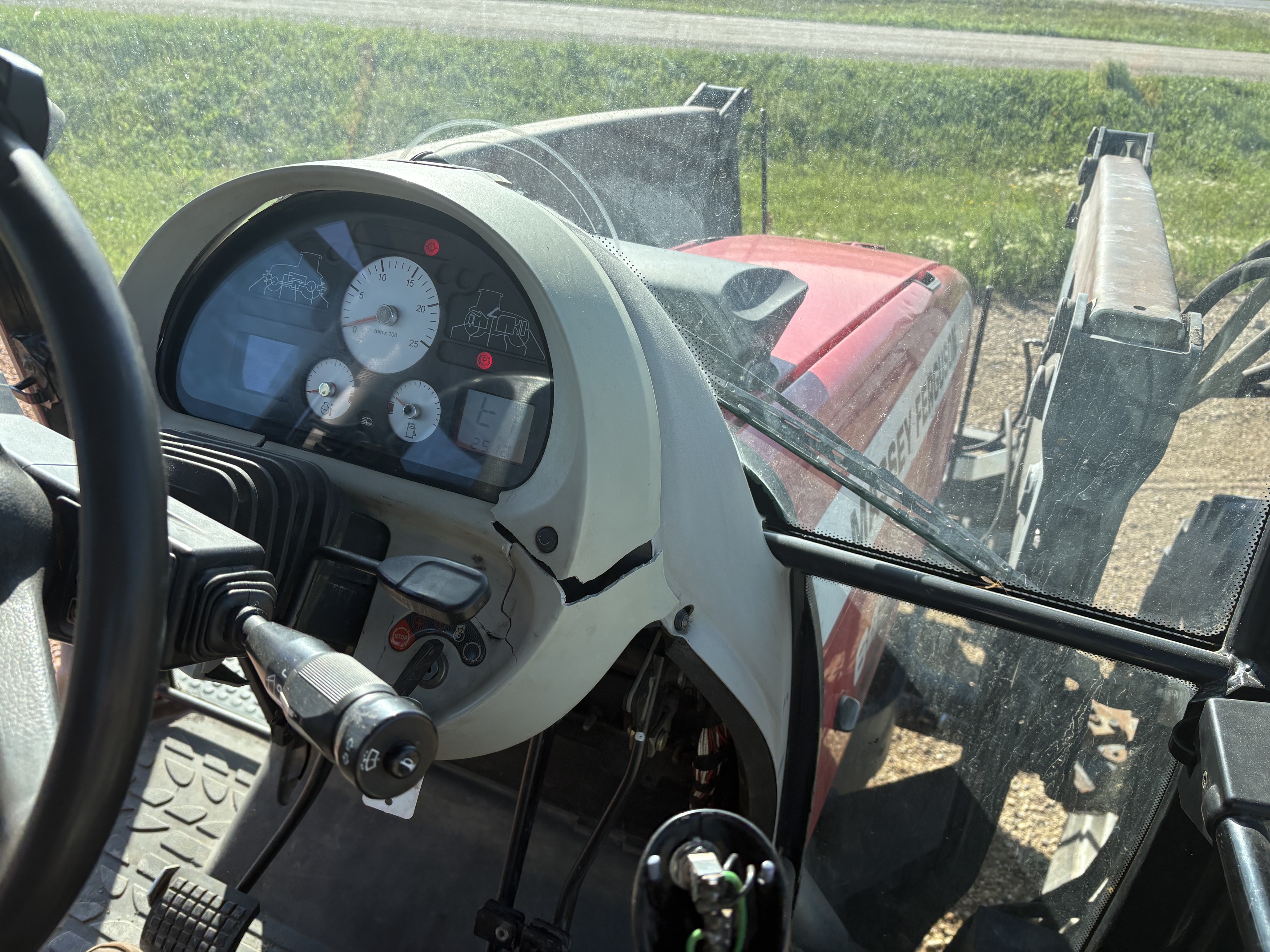 2005 Massey Ferguson 6480 Tractor