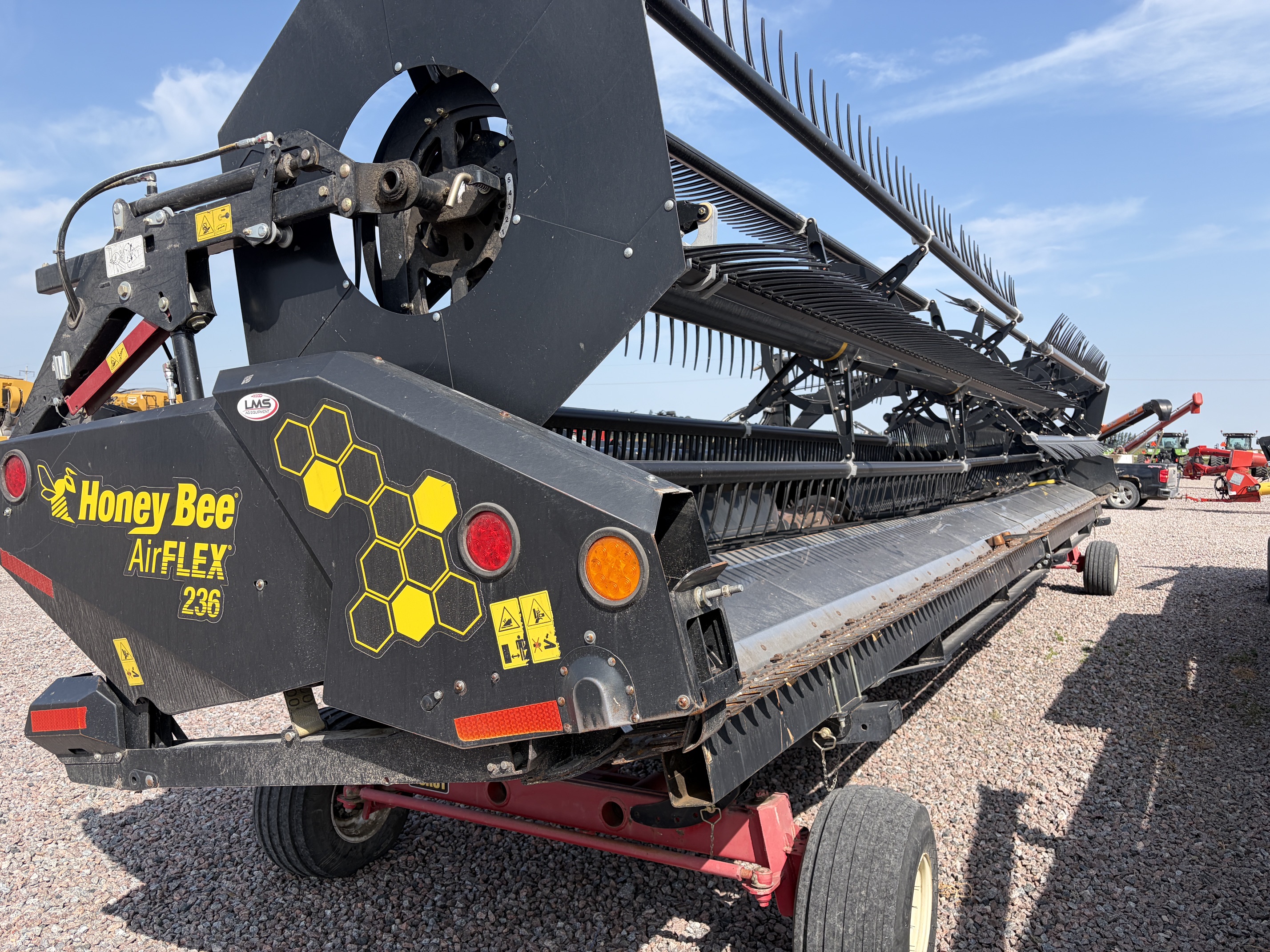 2020 Honey Bee AF236 Header Combine