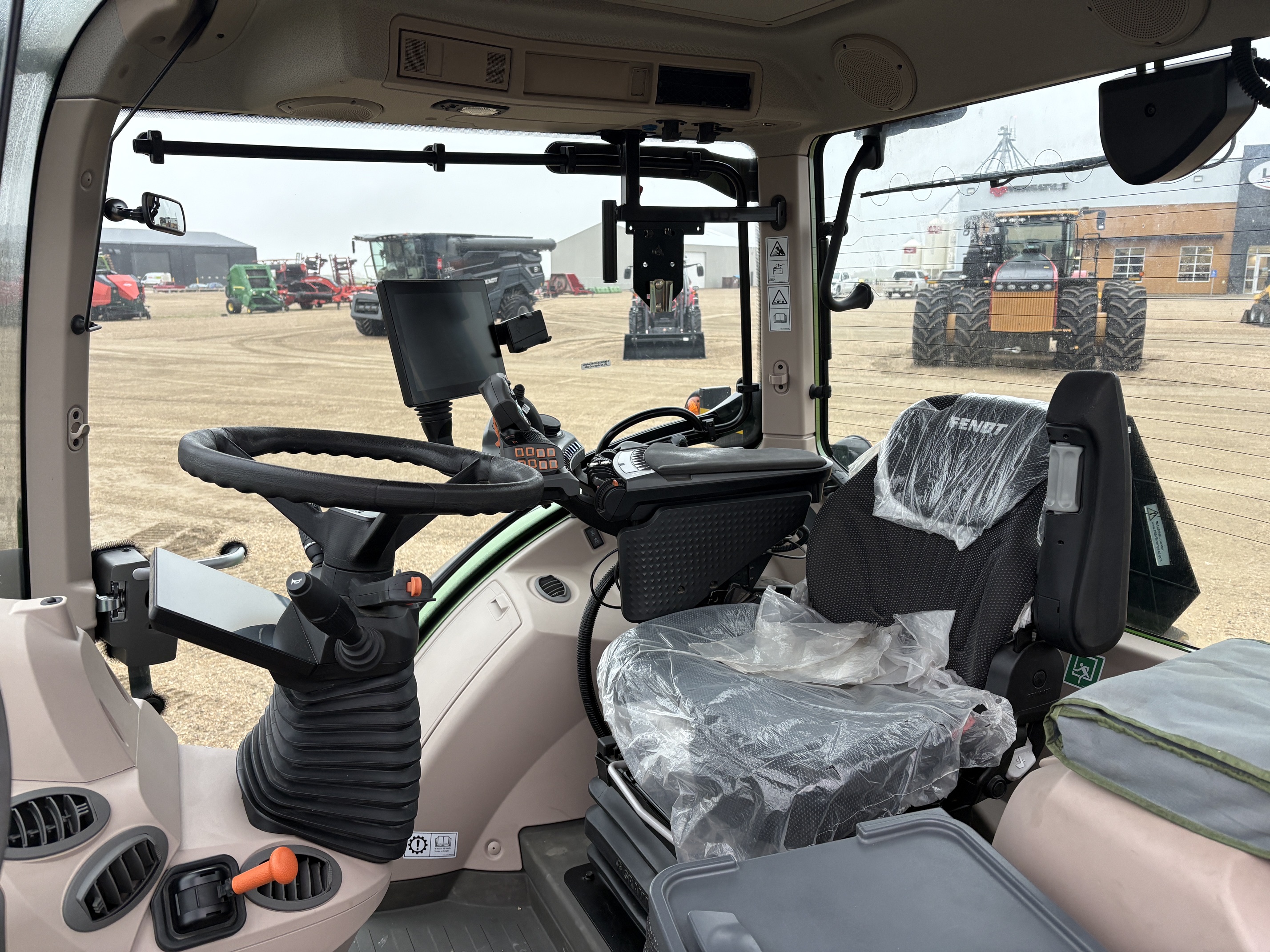 2023 Fendt 724 Gen6 Tractor