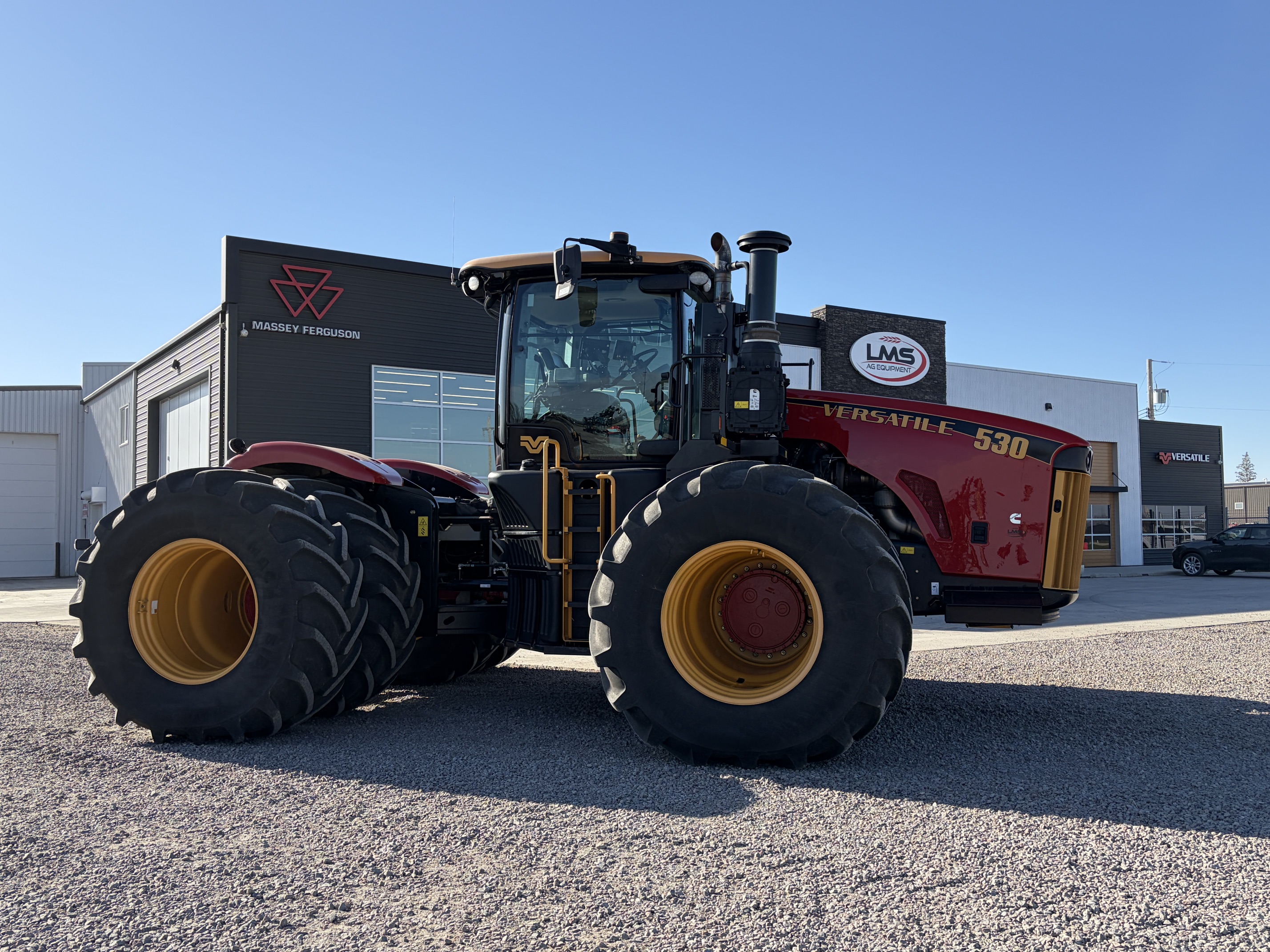 2022 Versatile 530 Tractor