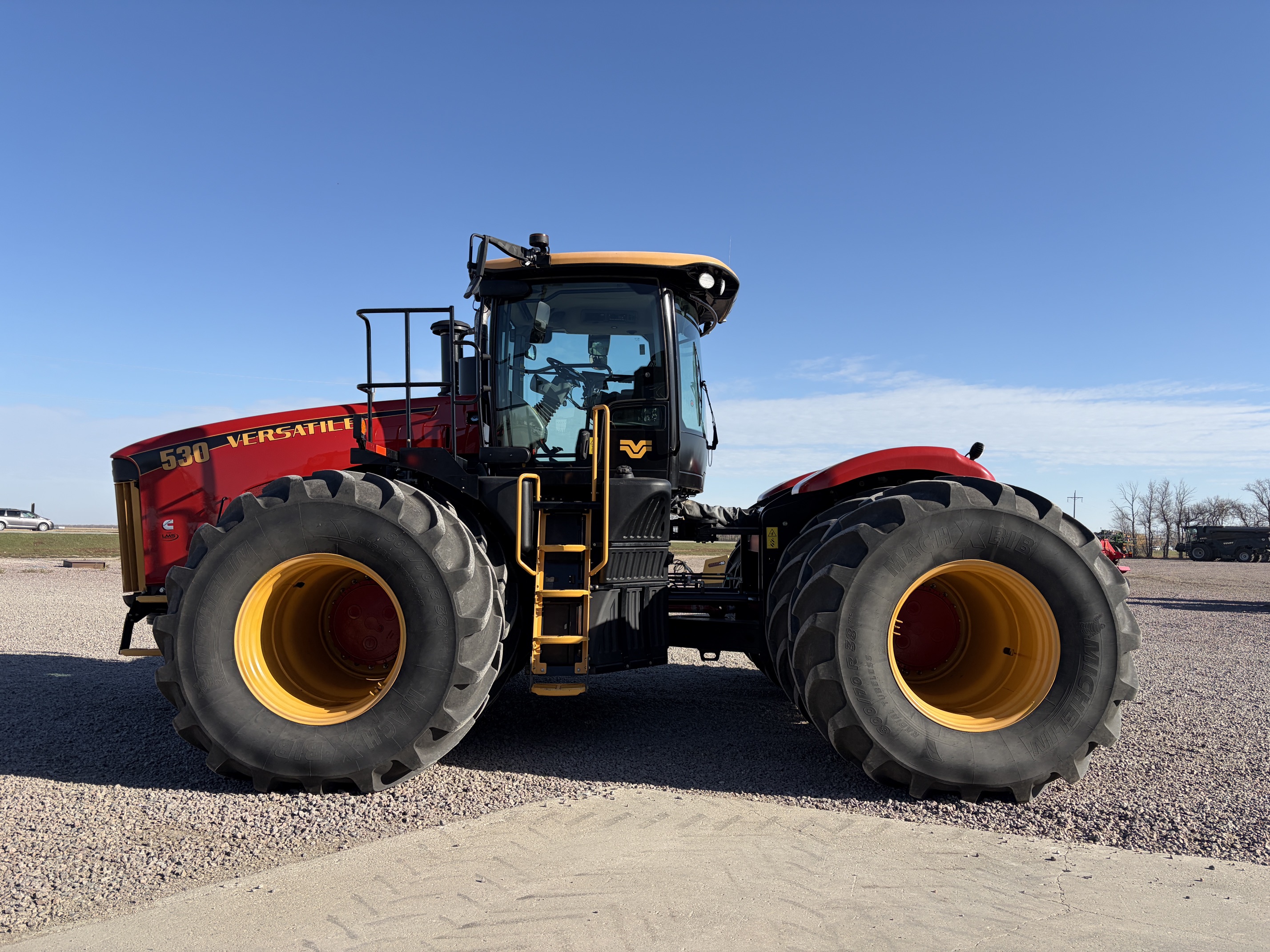 2022 Versatile 530 Tractor