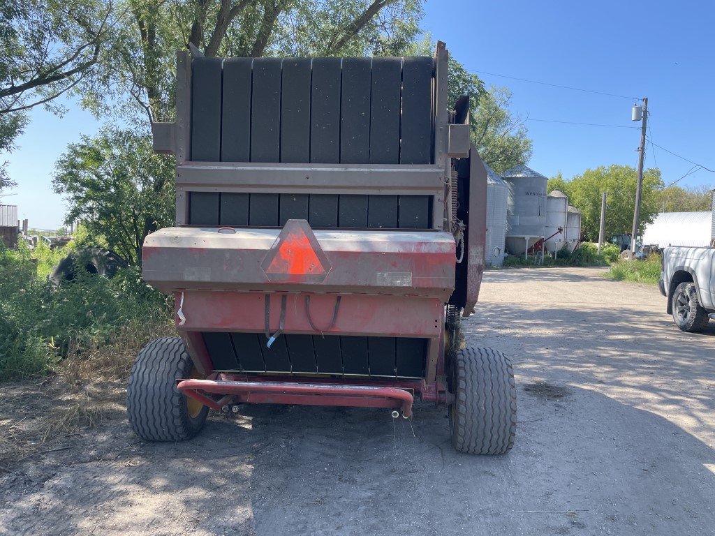 2013 New Holland BR7090 Baler/Round