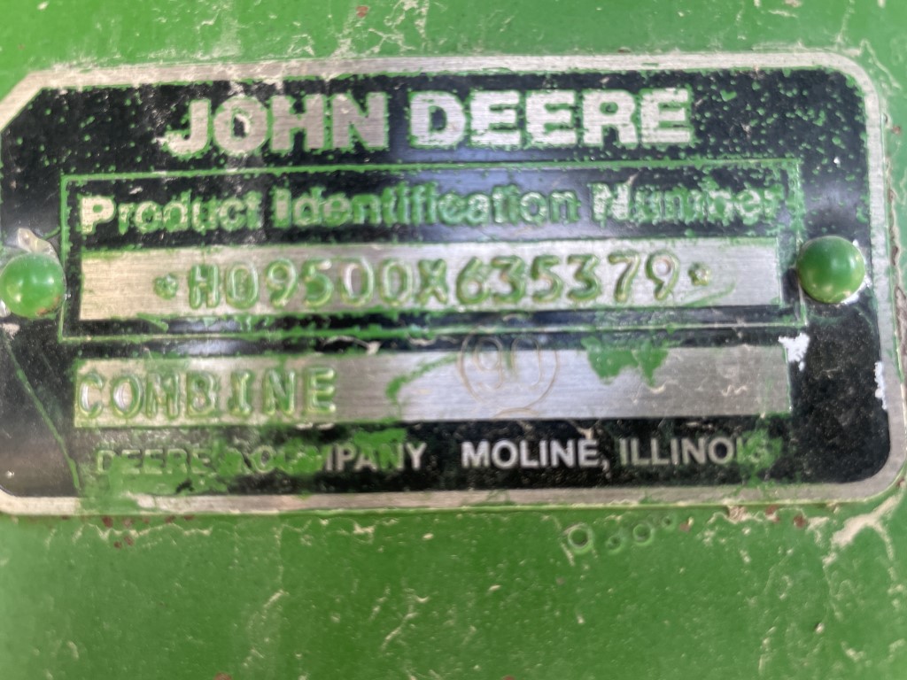 1990 John Deere 9500 Combine