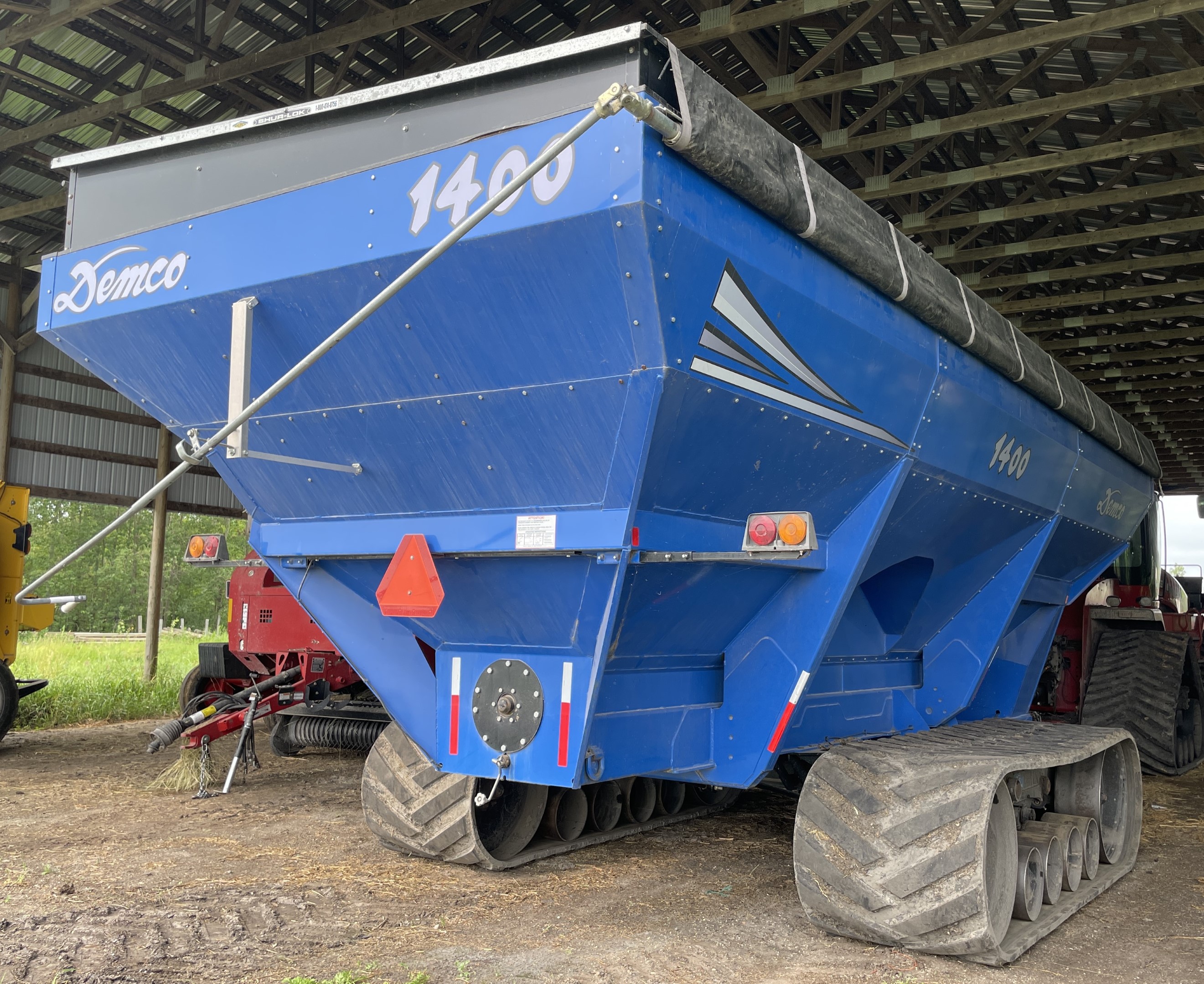 2014 Demco 1400 Grain Cart