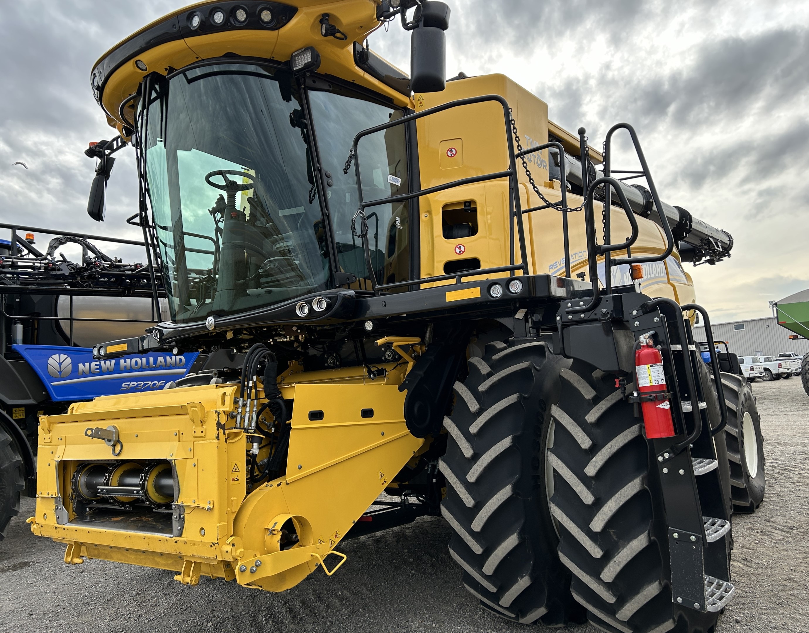 2023 New Holland CR9.90Z Combine