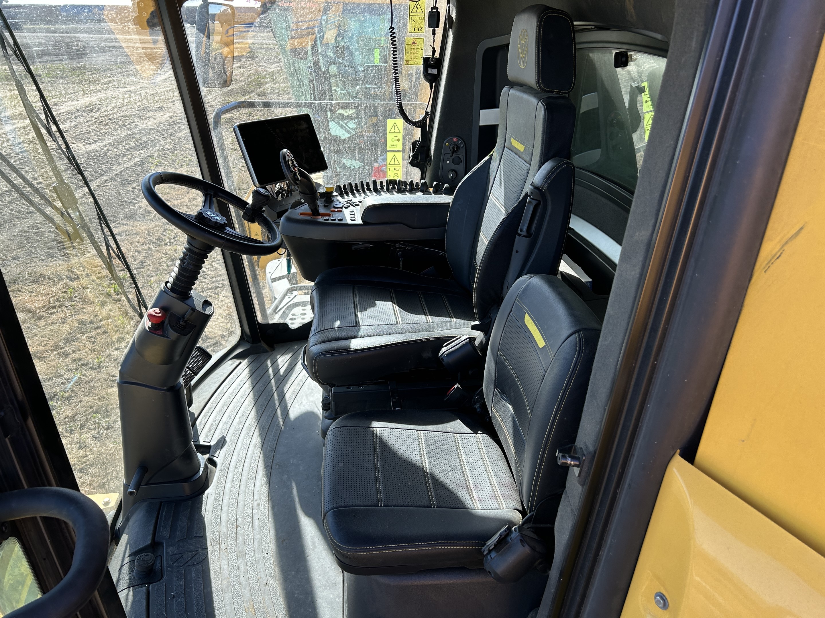 2024 New Holland CR9.90Z Combine