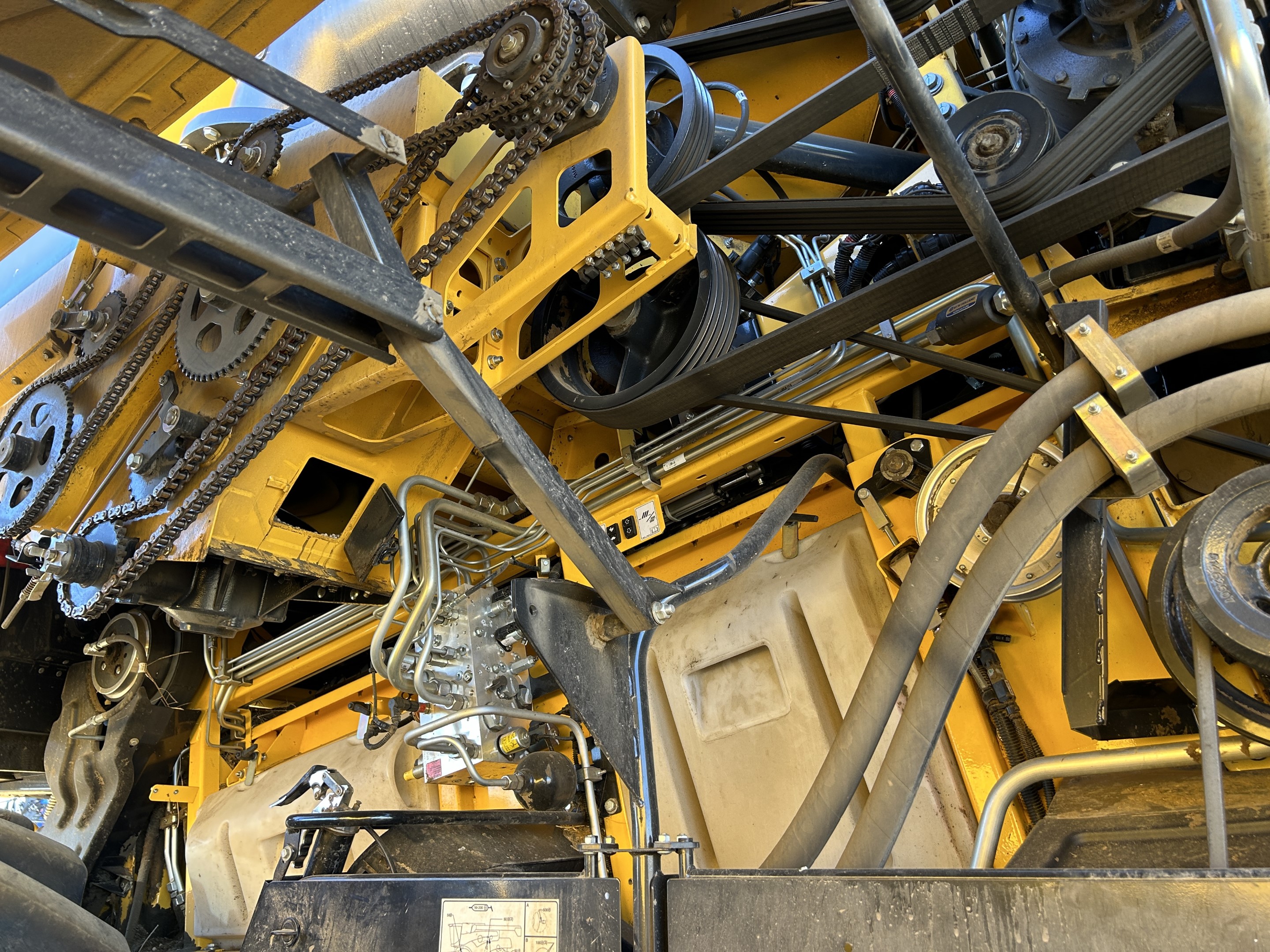 2024 New Holland CR9.90Z Combine