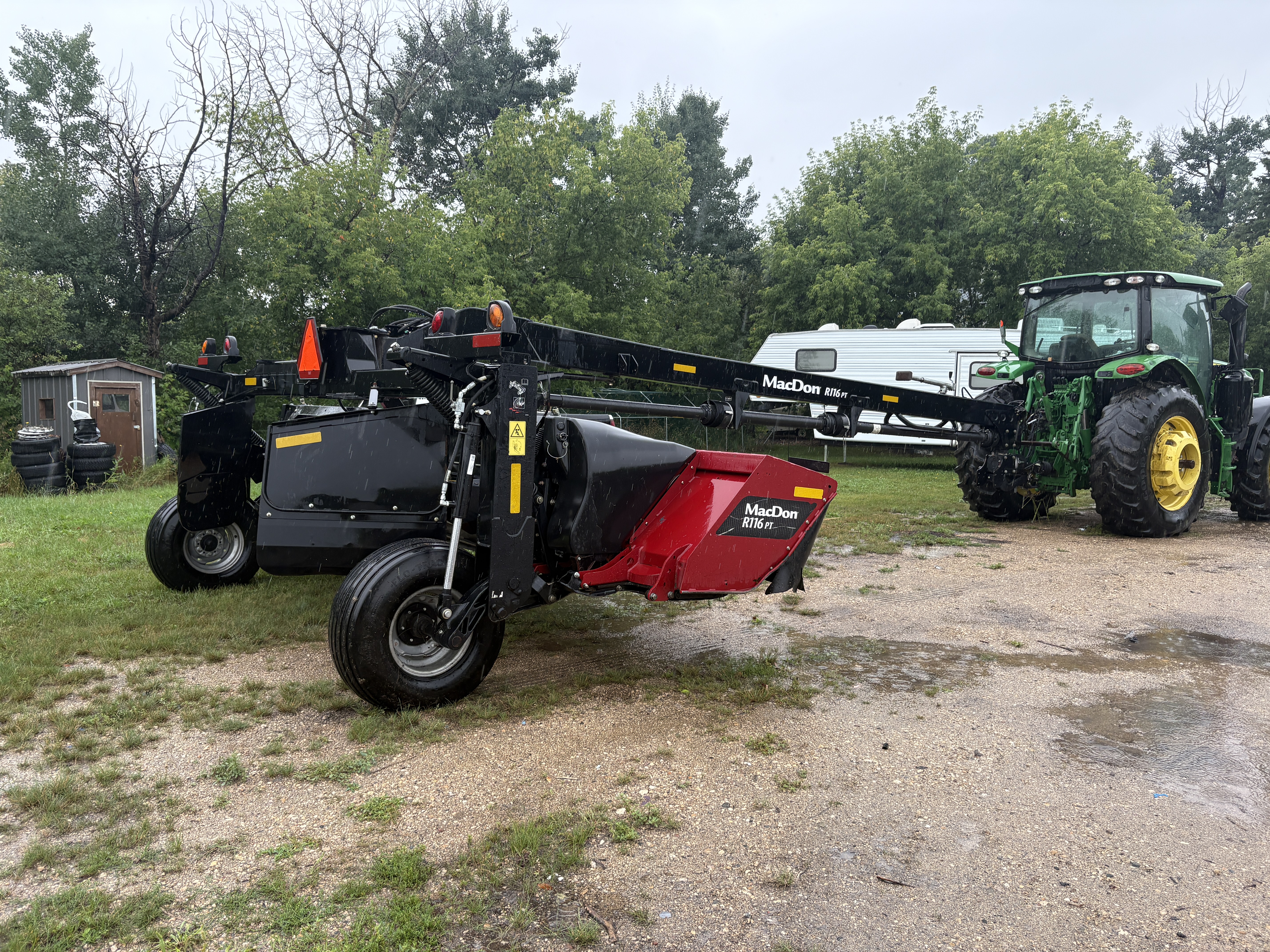 2017 MacDon R116 Mower Conditioner/Disc
