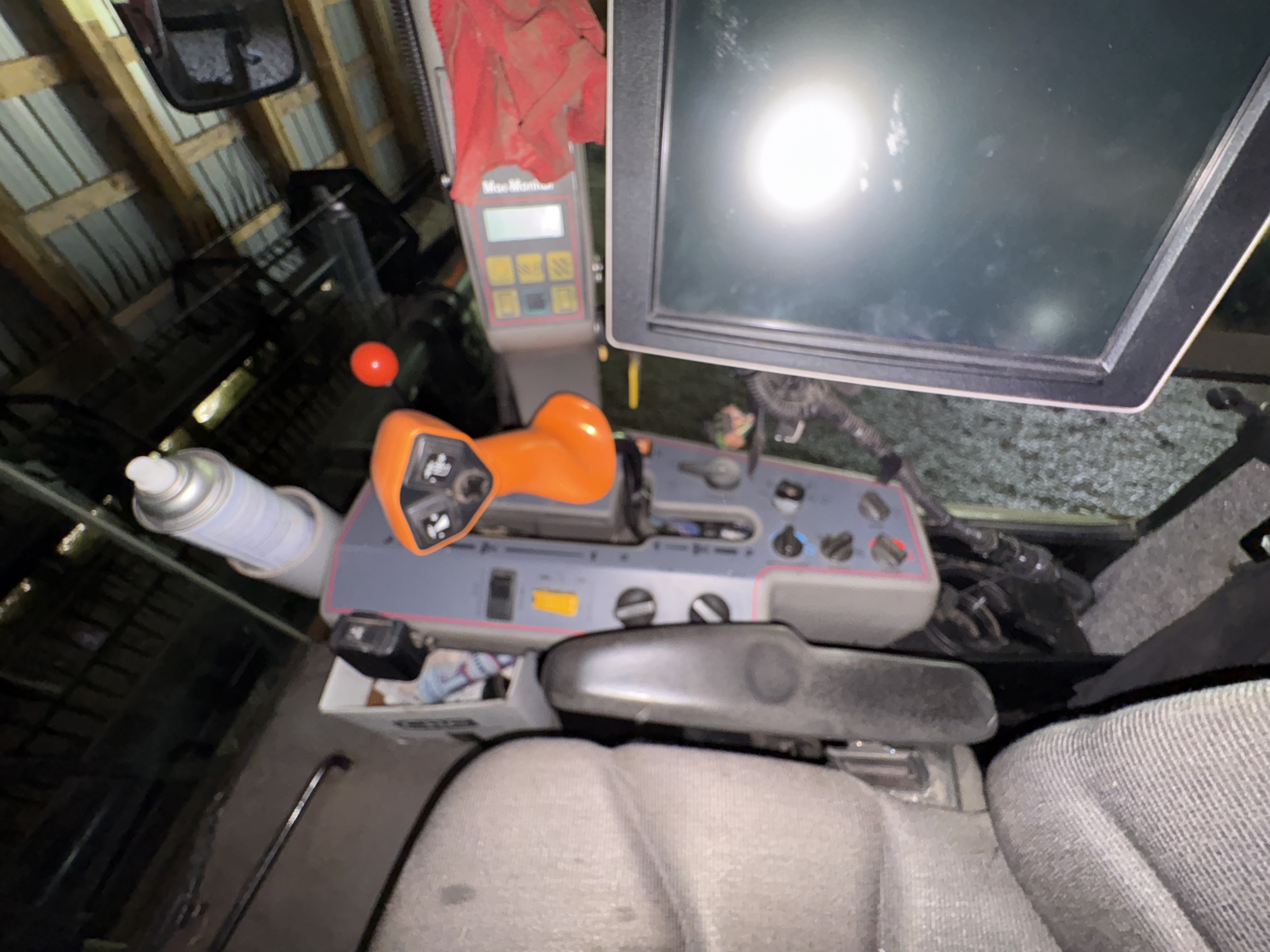 2005 Prairie Star 4952I Windrower