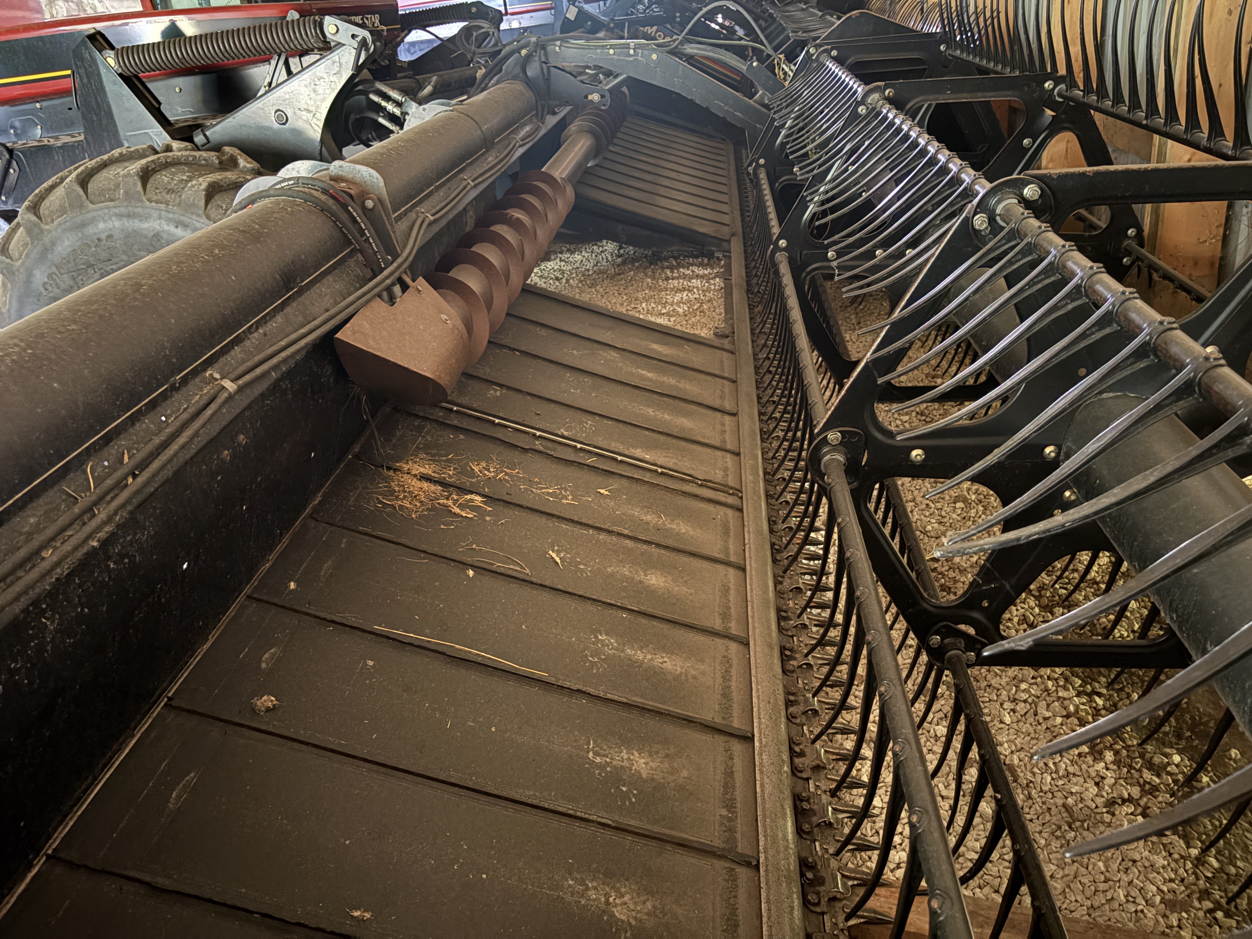 2005 Prairie Star 4952I Windrower