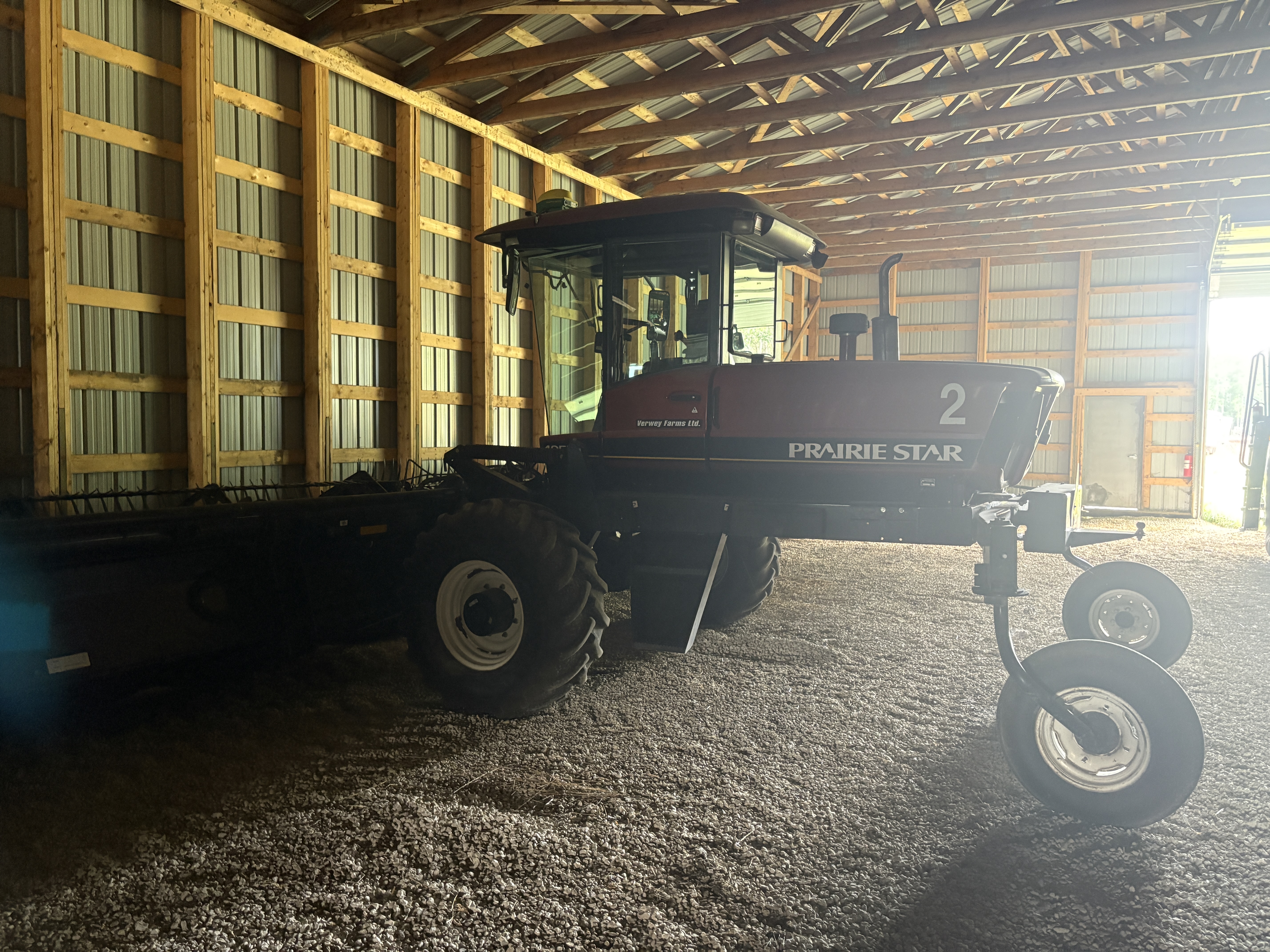 2005 Prairie Star 4952I Windrower