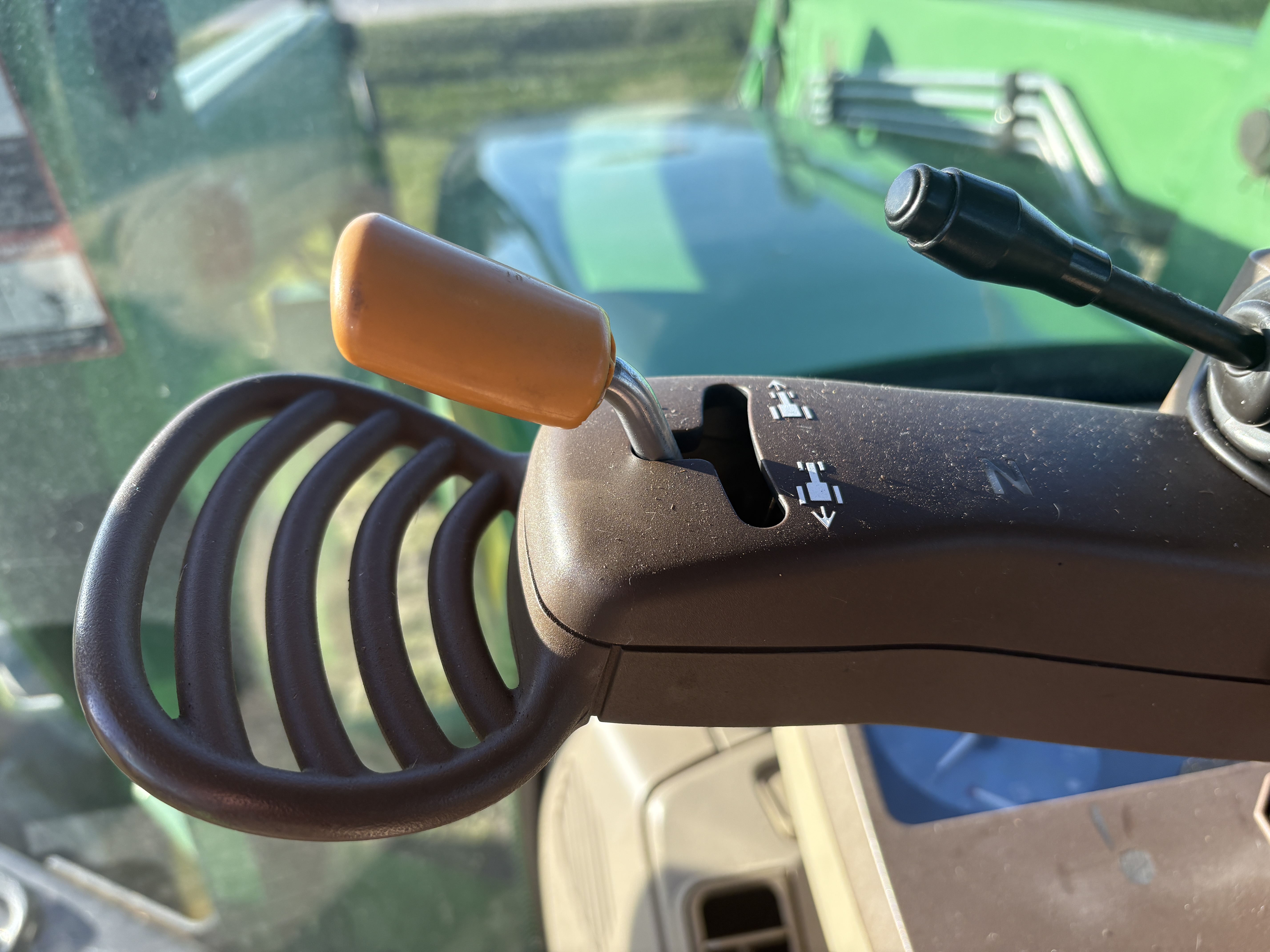 2004 John Deere 7420 Tractor