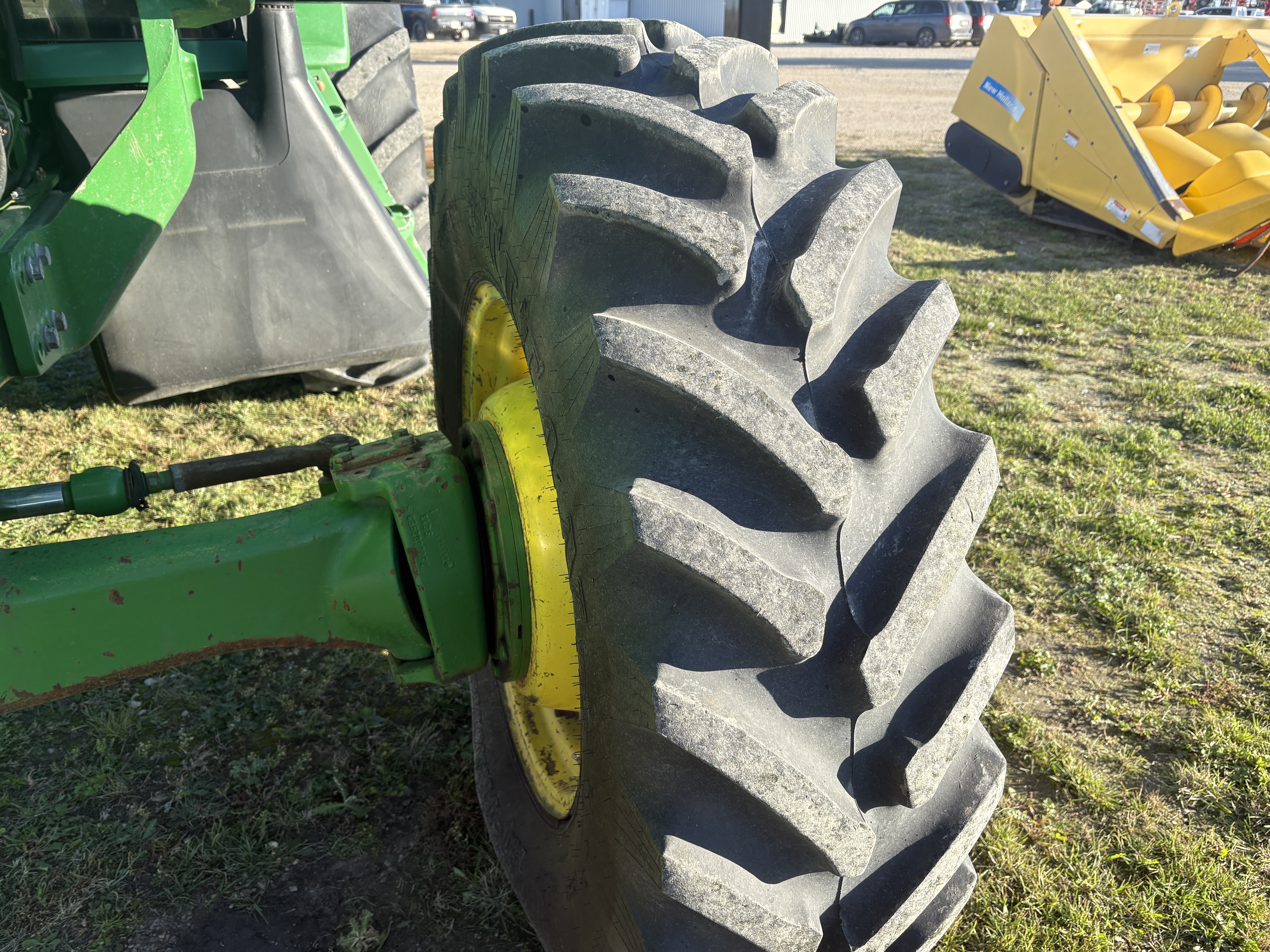 2004 John Deere 7420 Tractor