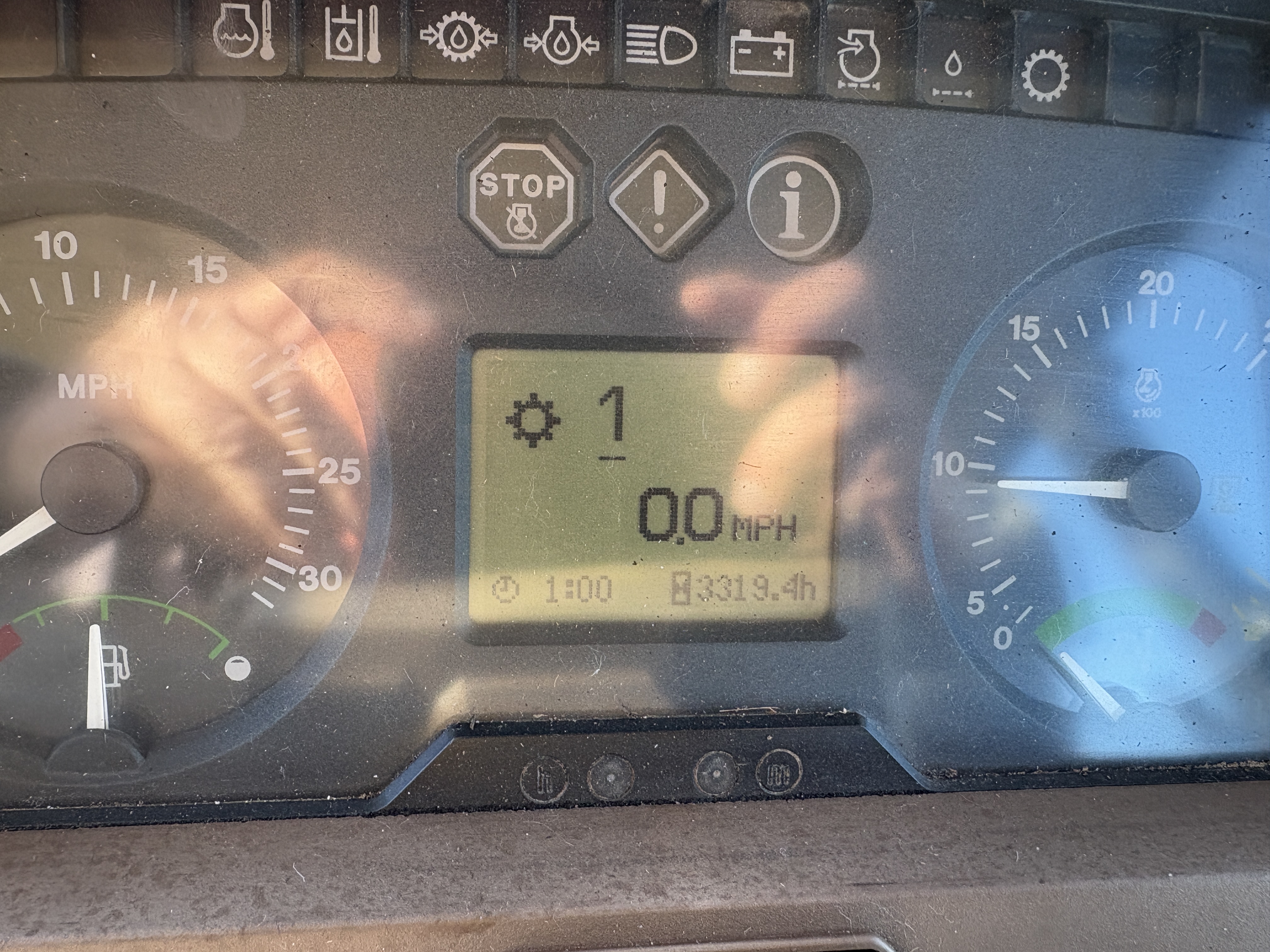 2004 John Deere 7420 Tractor