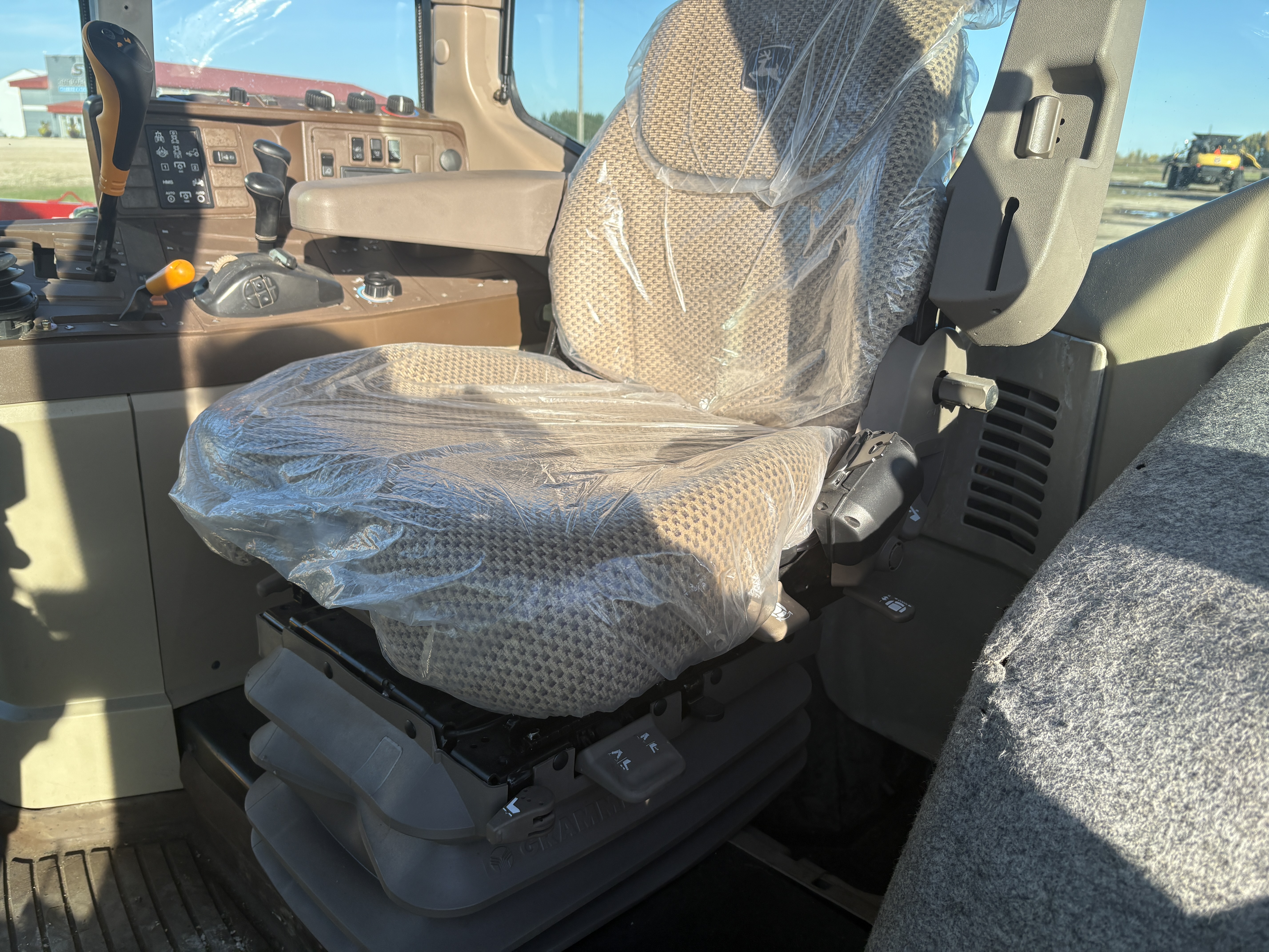 2004 John Deere 7420 Tractor