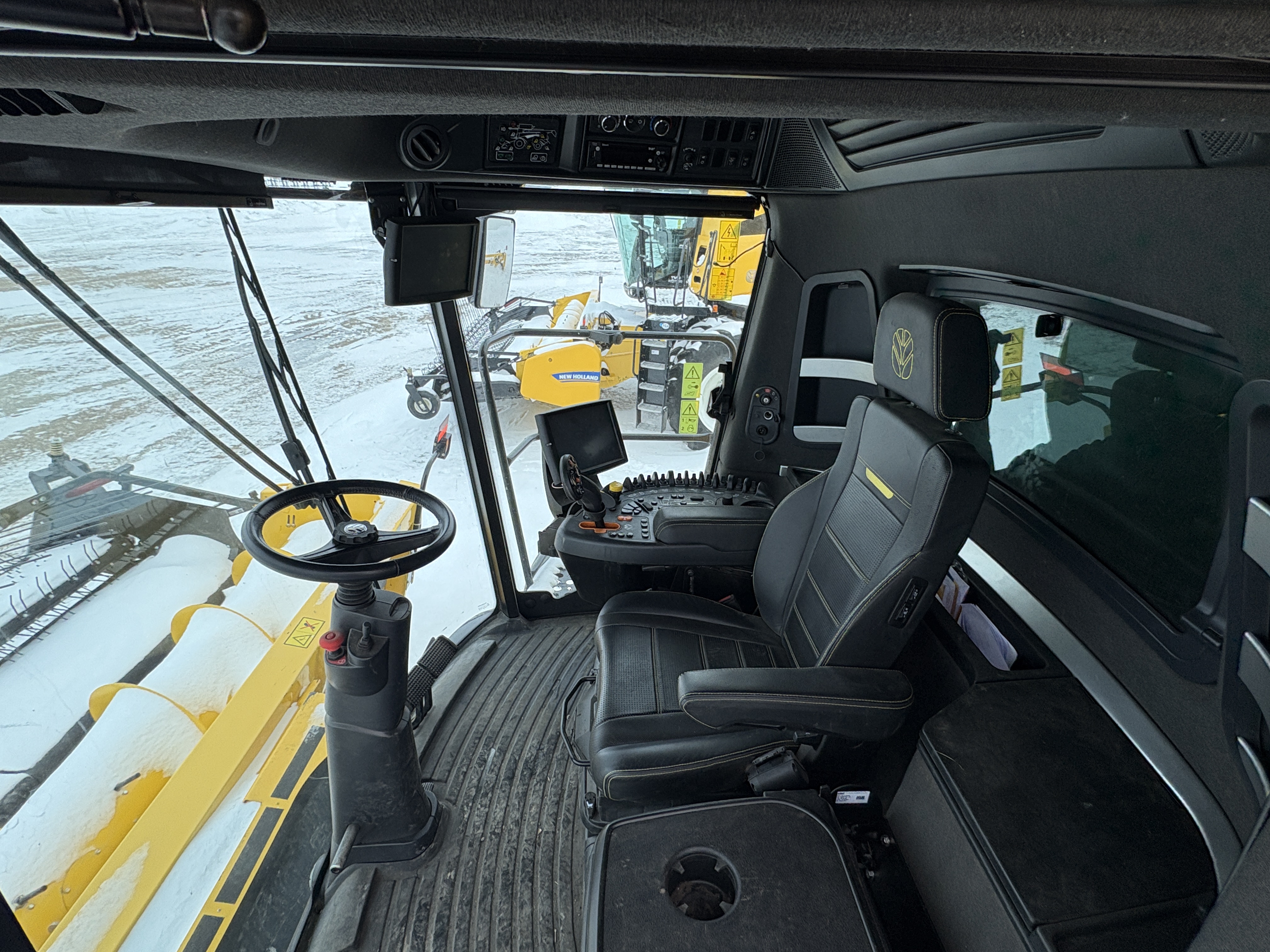 2024 New Holland CR8.90Z Combine