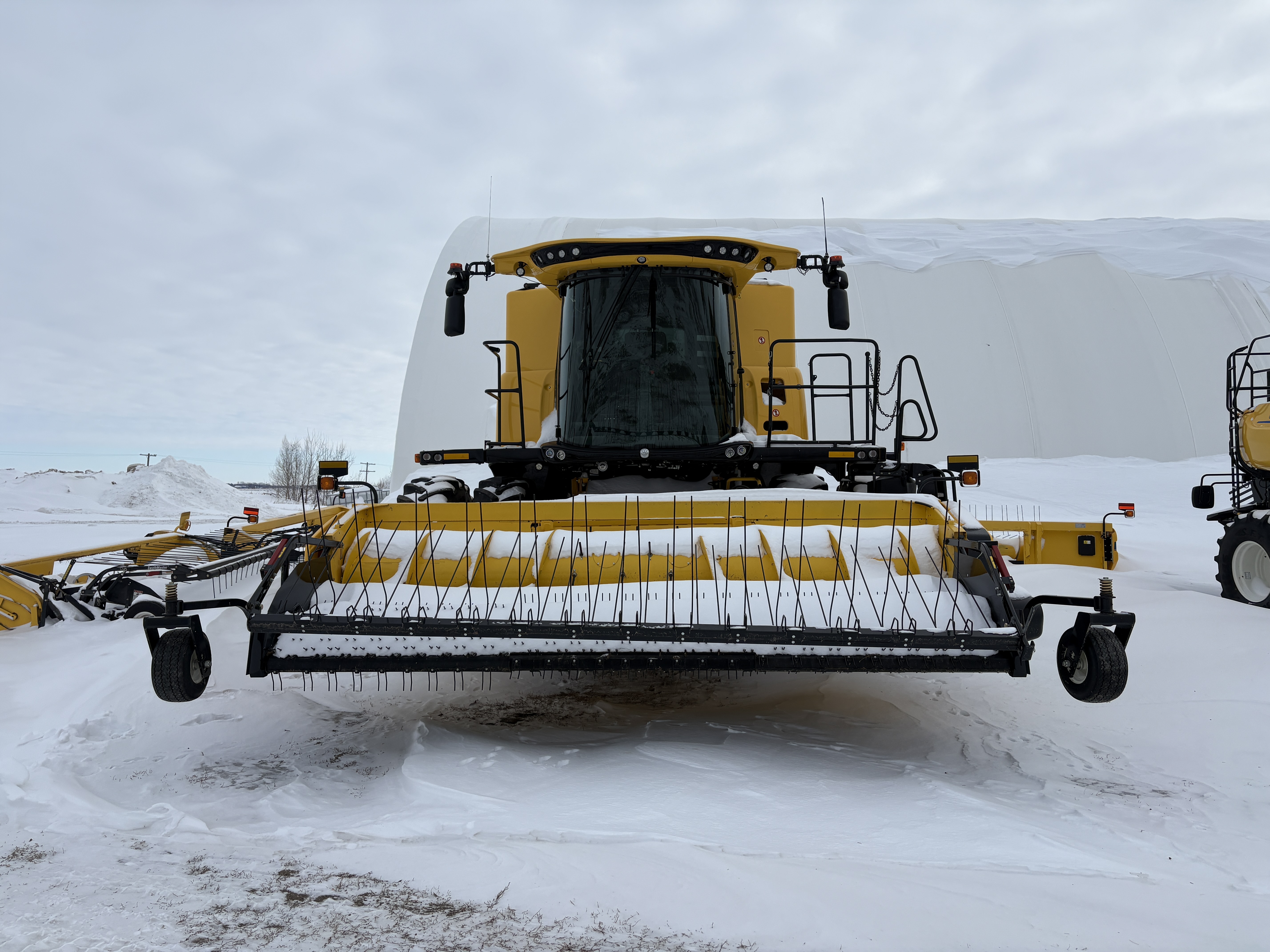 2024 New Holland CR8.90Z Combine