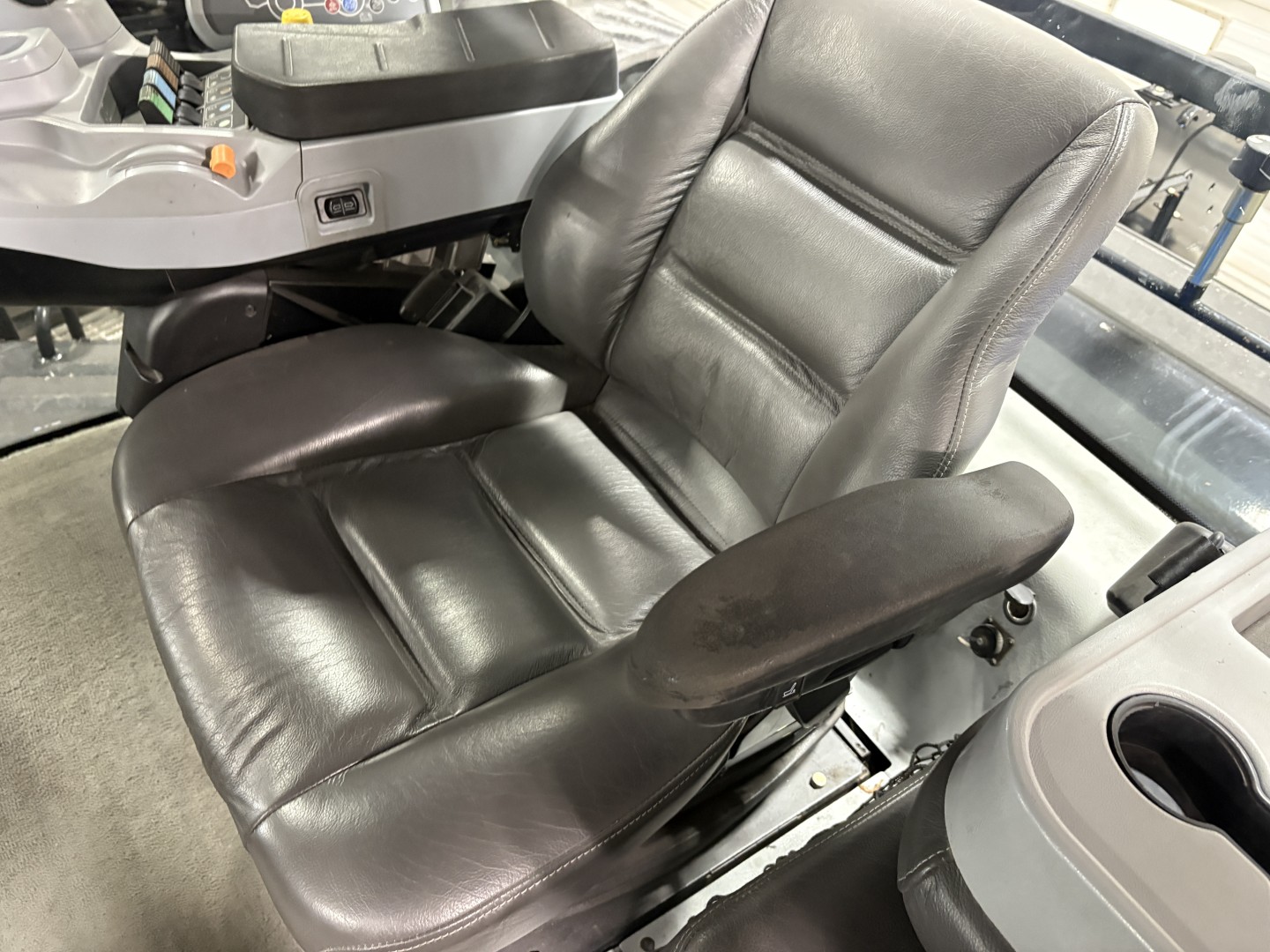 2015 New Holland T9.600 Tractor Rubber Track