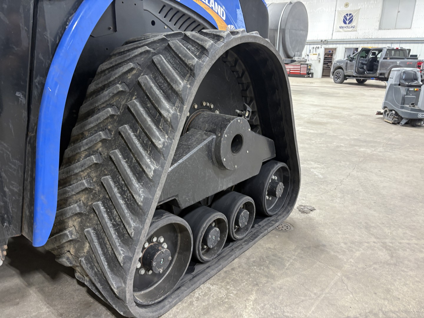 2017 New Holland T9.645 Tractor Rubber Track