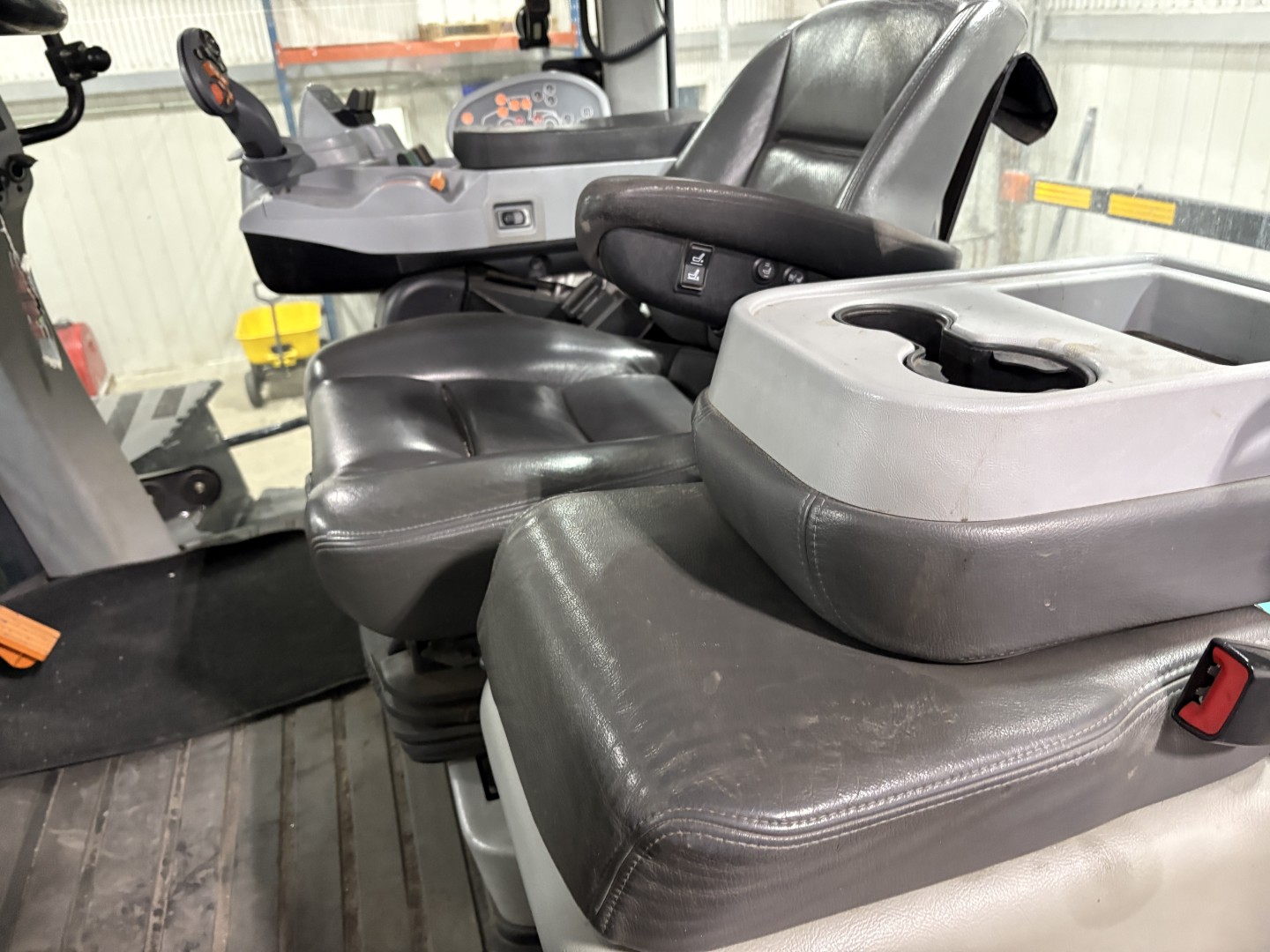 2017 New Holland T9.645 Tractor Rubber Track