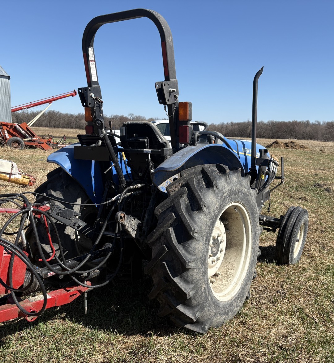 2016 New Holland WRKMSTR 70 Tractor