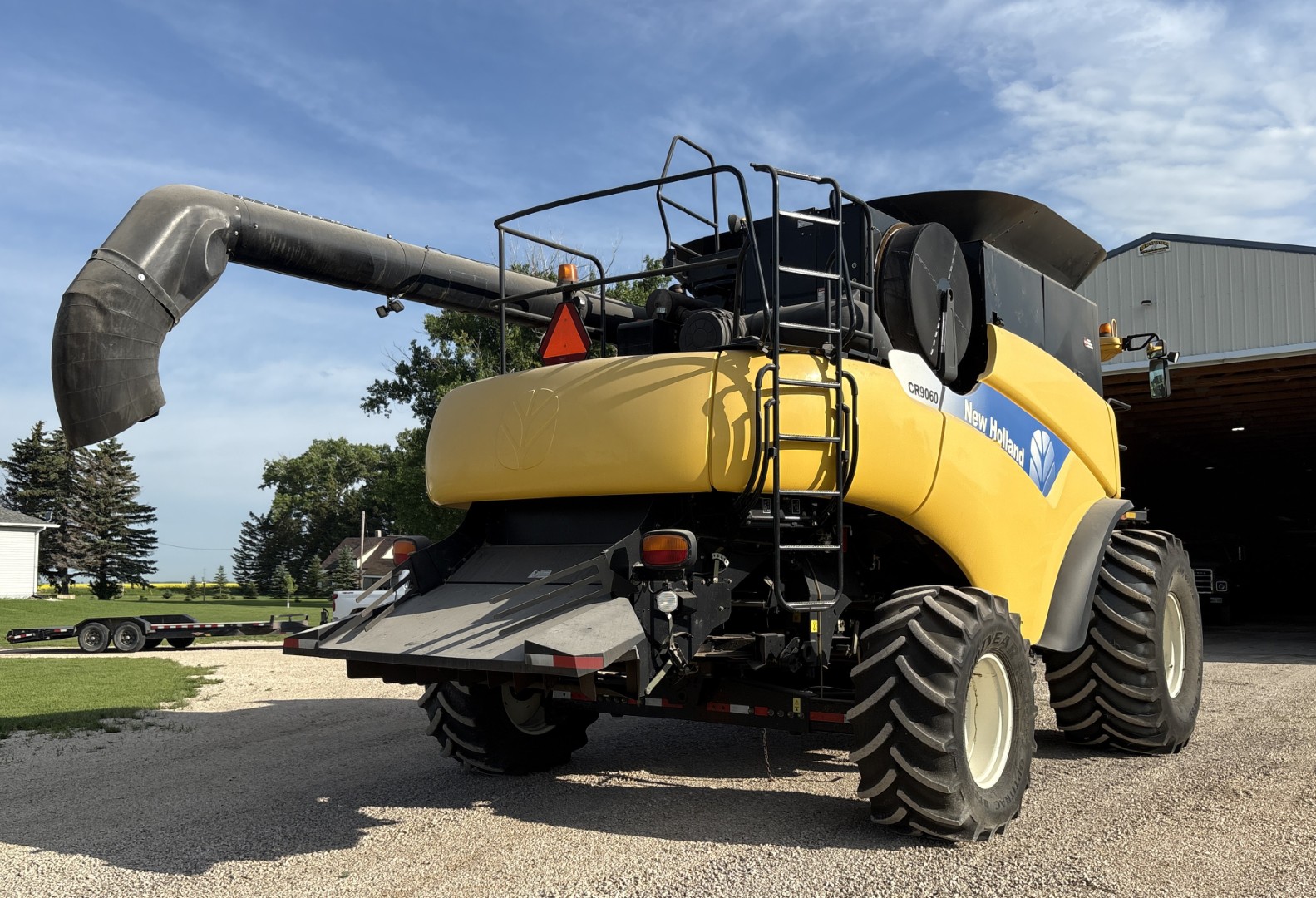 2007 New Holland CR9060 Combine