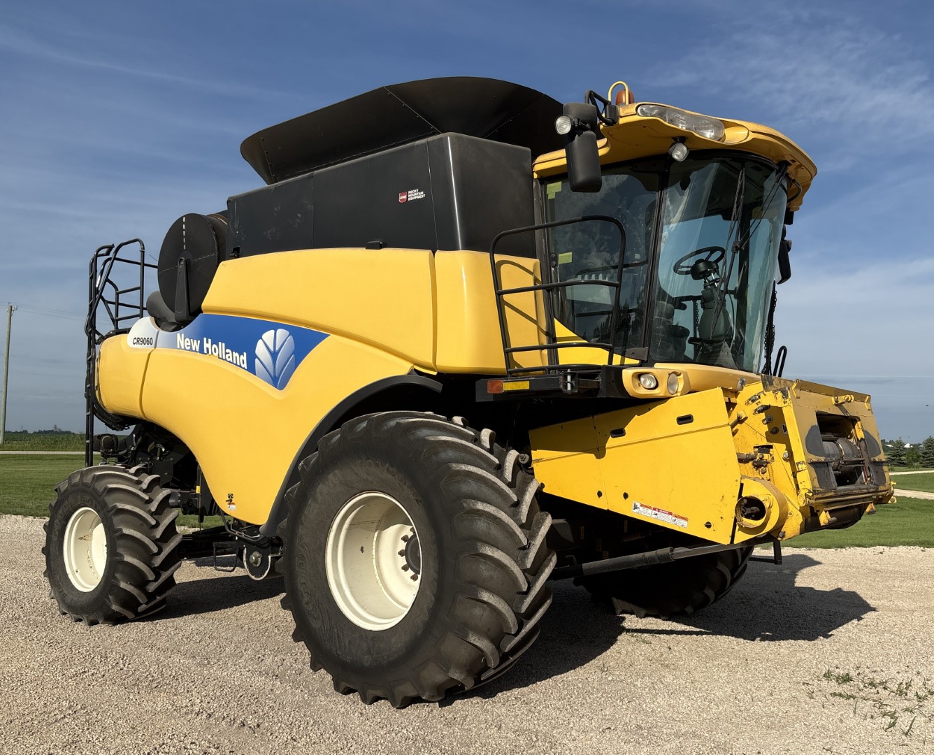 2007 New Holland CR9060 Combine
