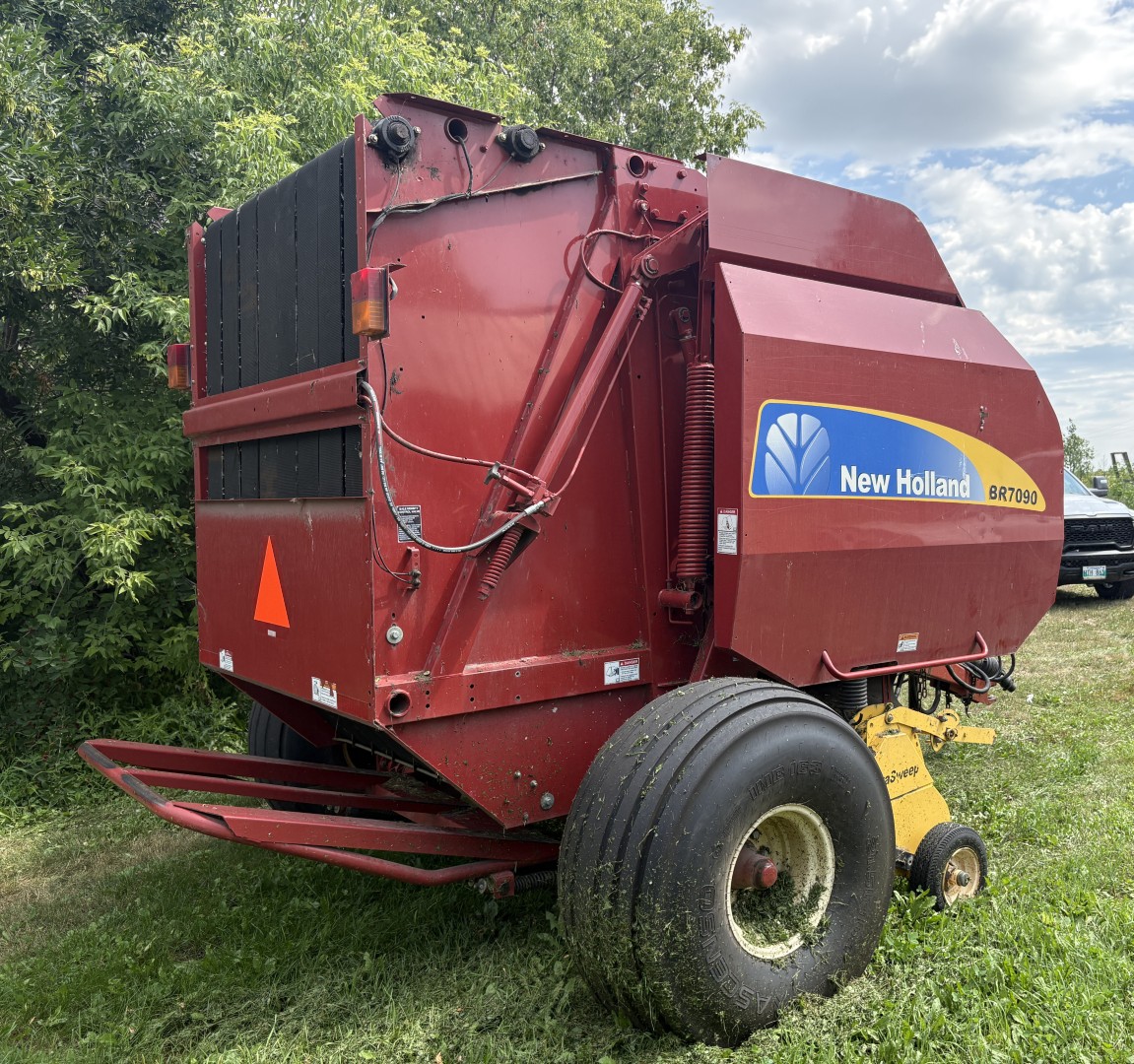 2011 New Holland BR7090 Baler/Round