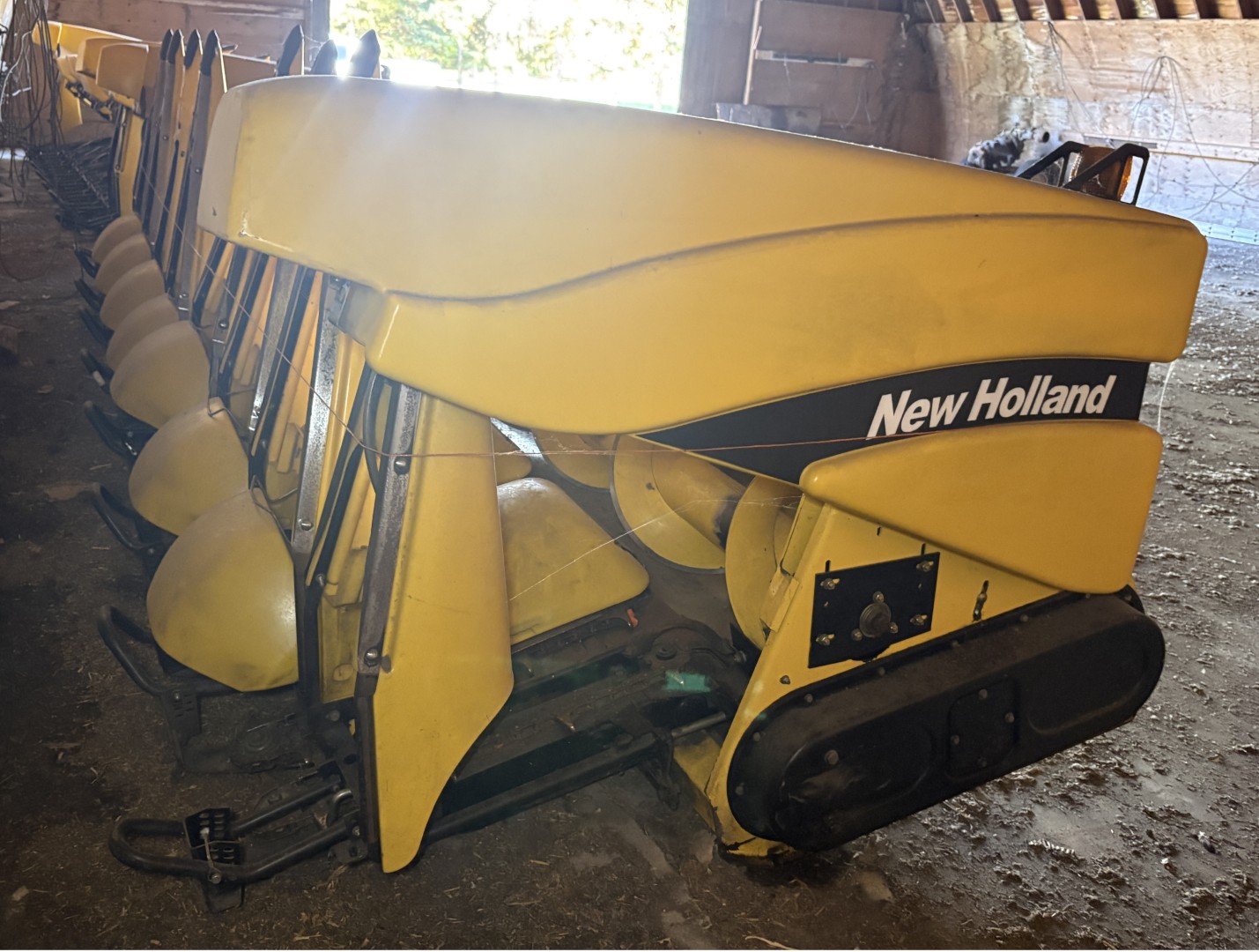 2003 New Holland 98C-8R Header Corn Head