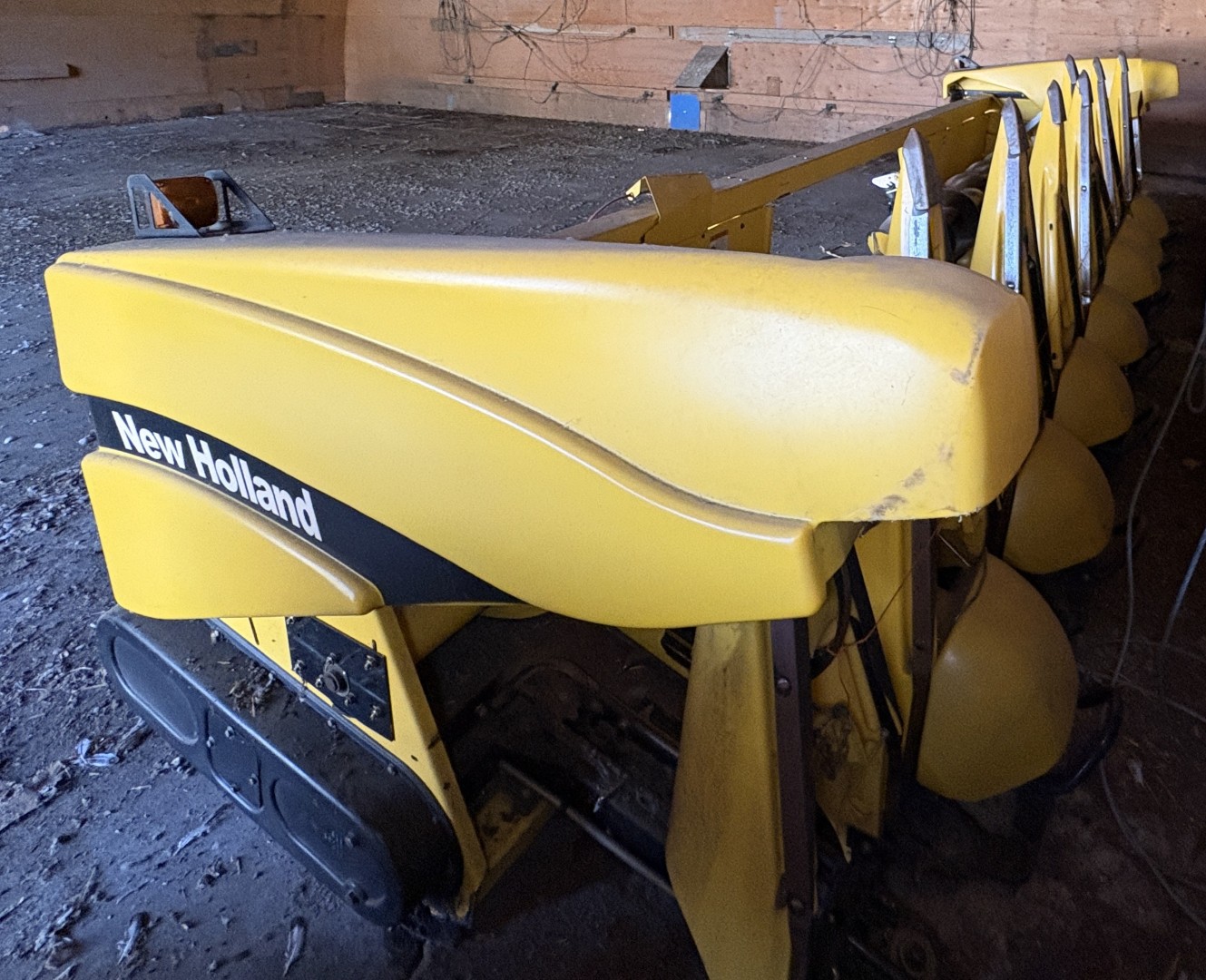 2003 New Holland 98C-8R Header Corn Head